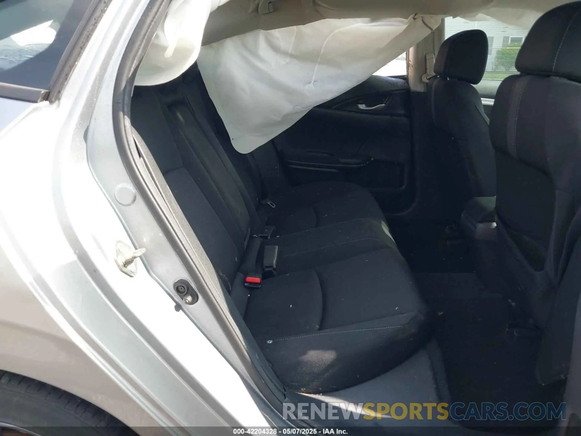8 Photograph of a damaged car 19XFC1F32KE018924 HONDA CIVIC 2019