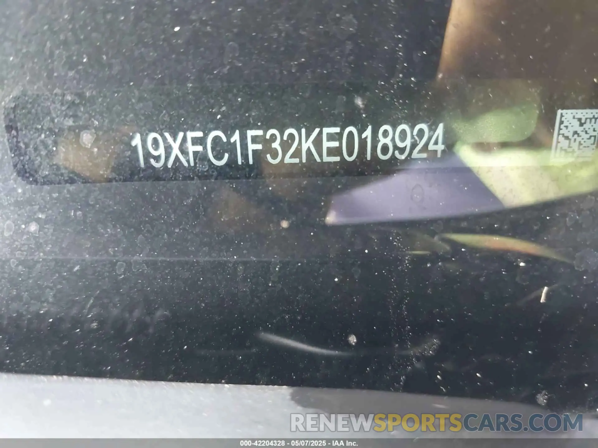 9 Photograph of a damaged car 19XFC1F32KE018924 HONDA CIVIC 2019