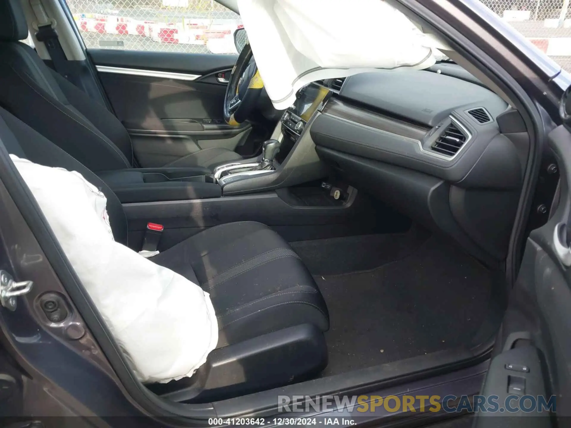 5 Photograph of a damaged car 19XFC1F32KE210442 HONDA CIVIC 2019