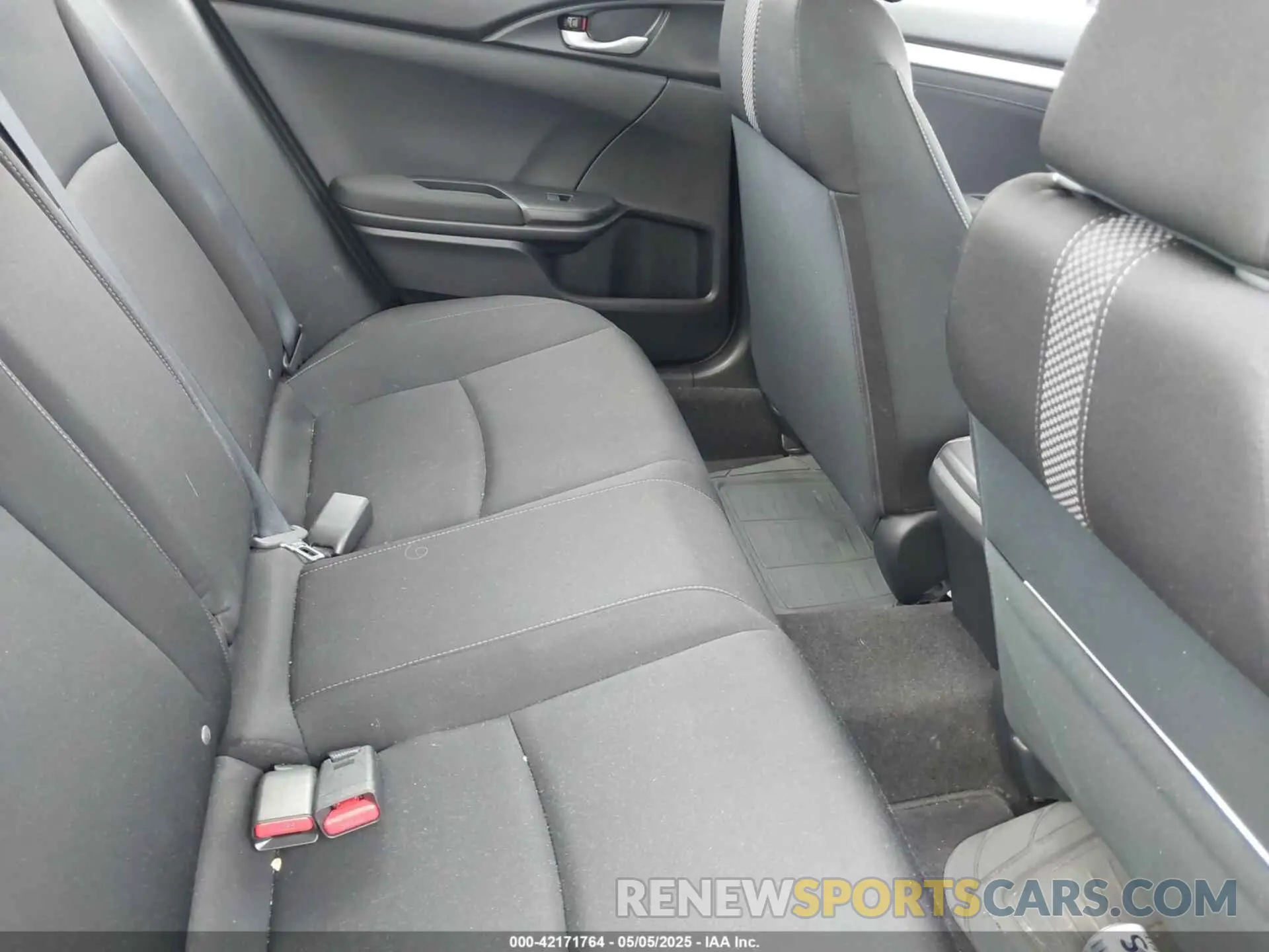 8 Photograph of a damaged car 19XFC1F32KE211316 HONDA CIVIC 2019