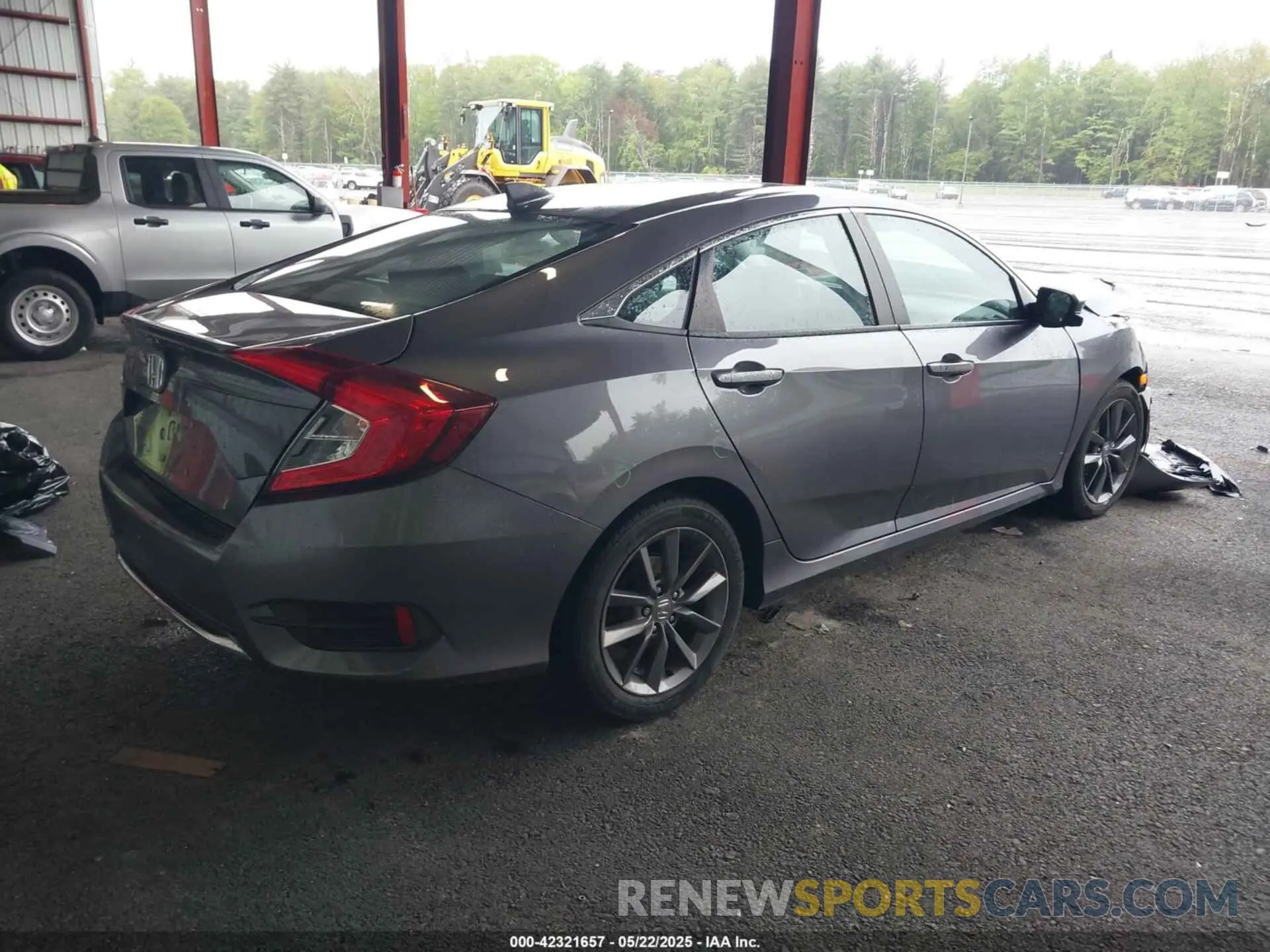 4 Photograph of a damaged car 19XFC1F32KE217052 HONDA CIVIC 2019