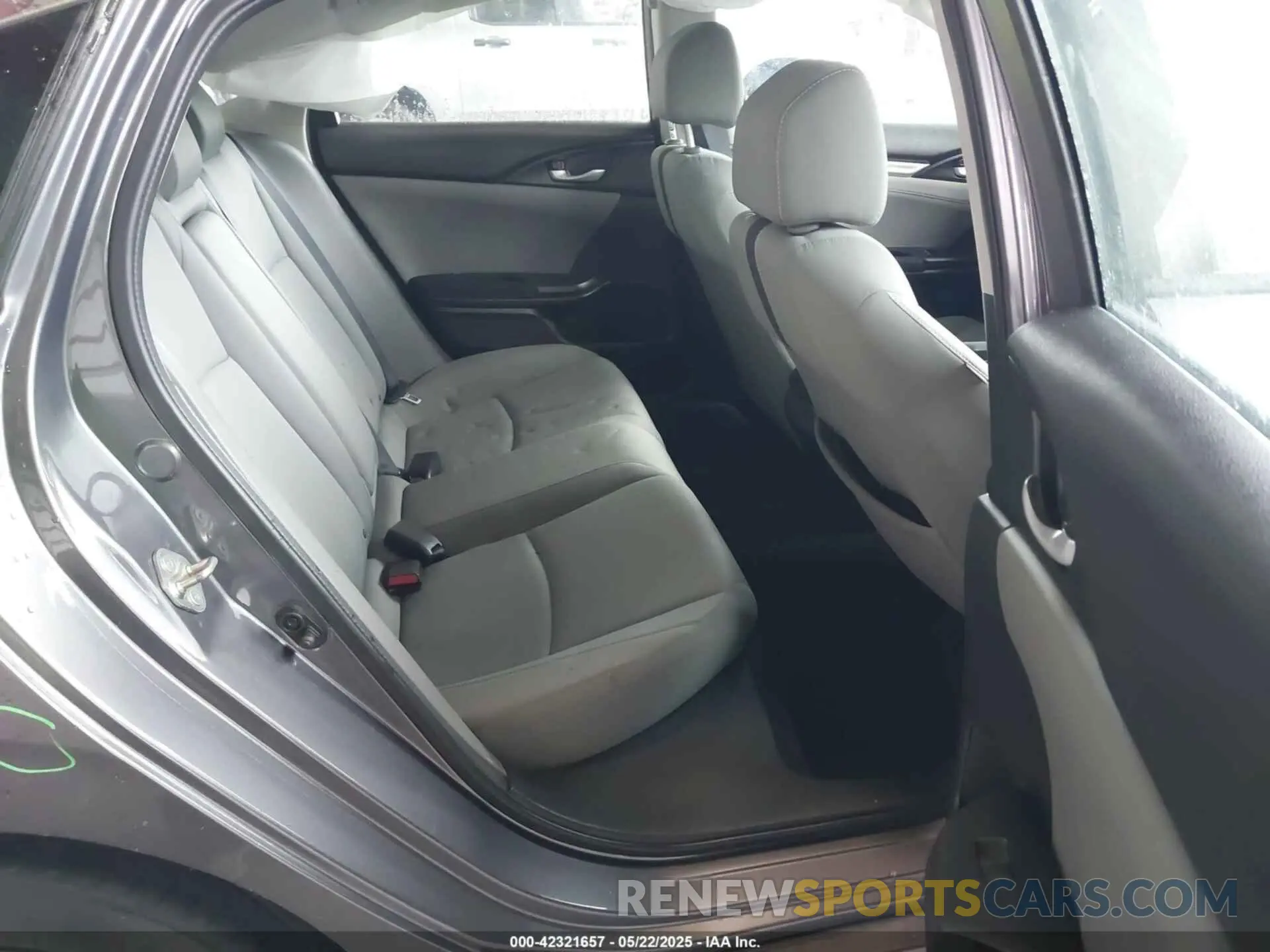 8 Photograph of a damaged car 19XFC1F32KE217052 HONDA CIVIC 2019