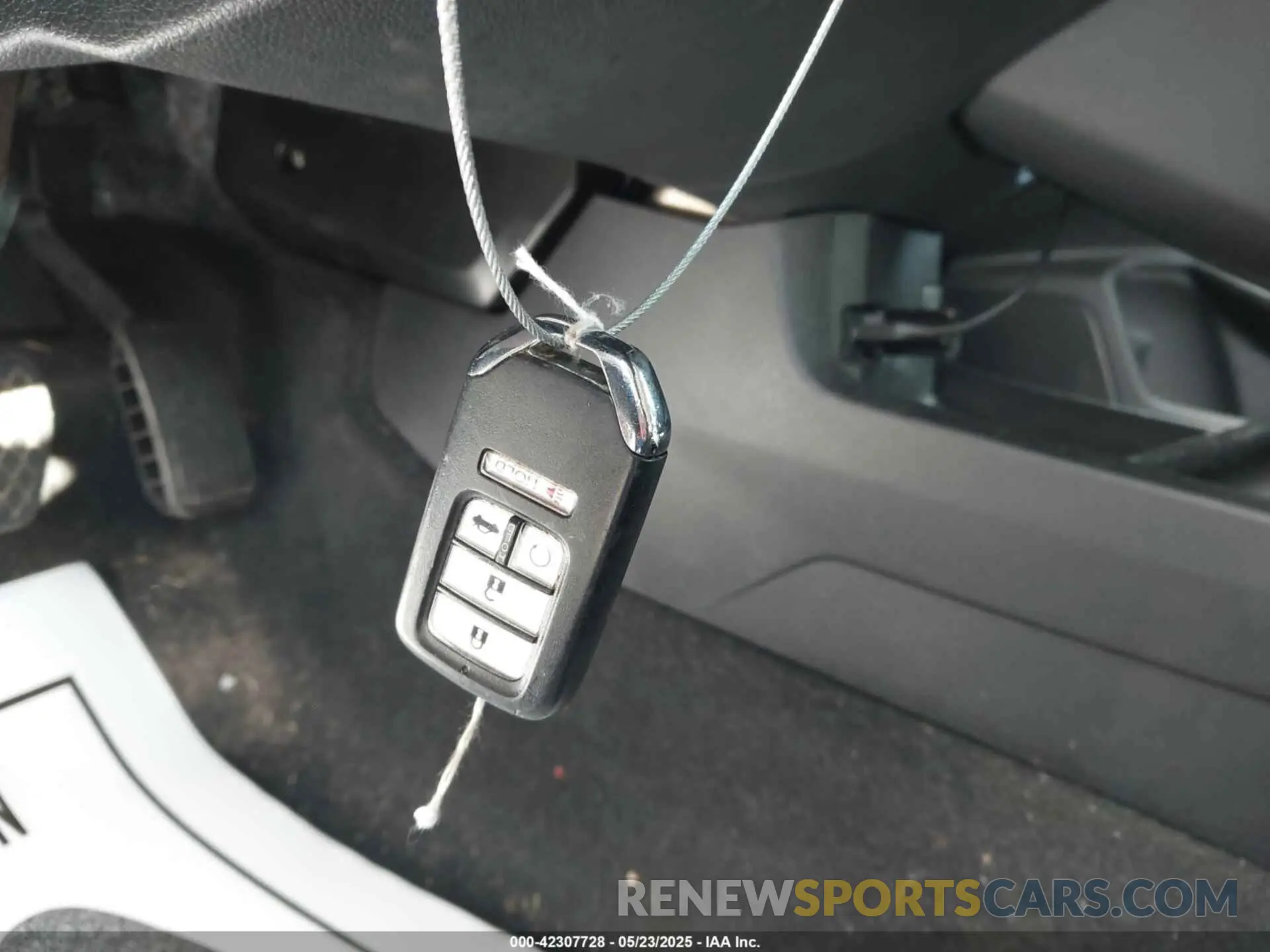 11 Photograph of a damaged car 19XFC1F33KE000402 HONDA CIVIC 2019