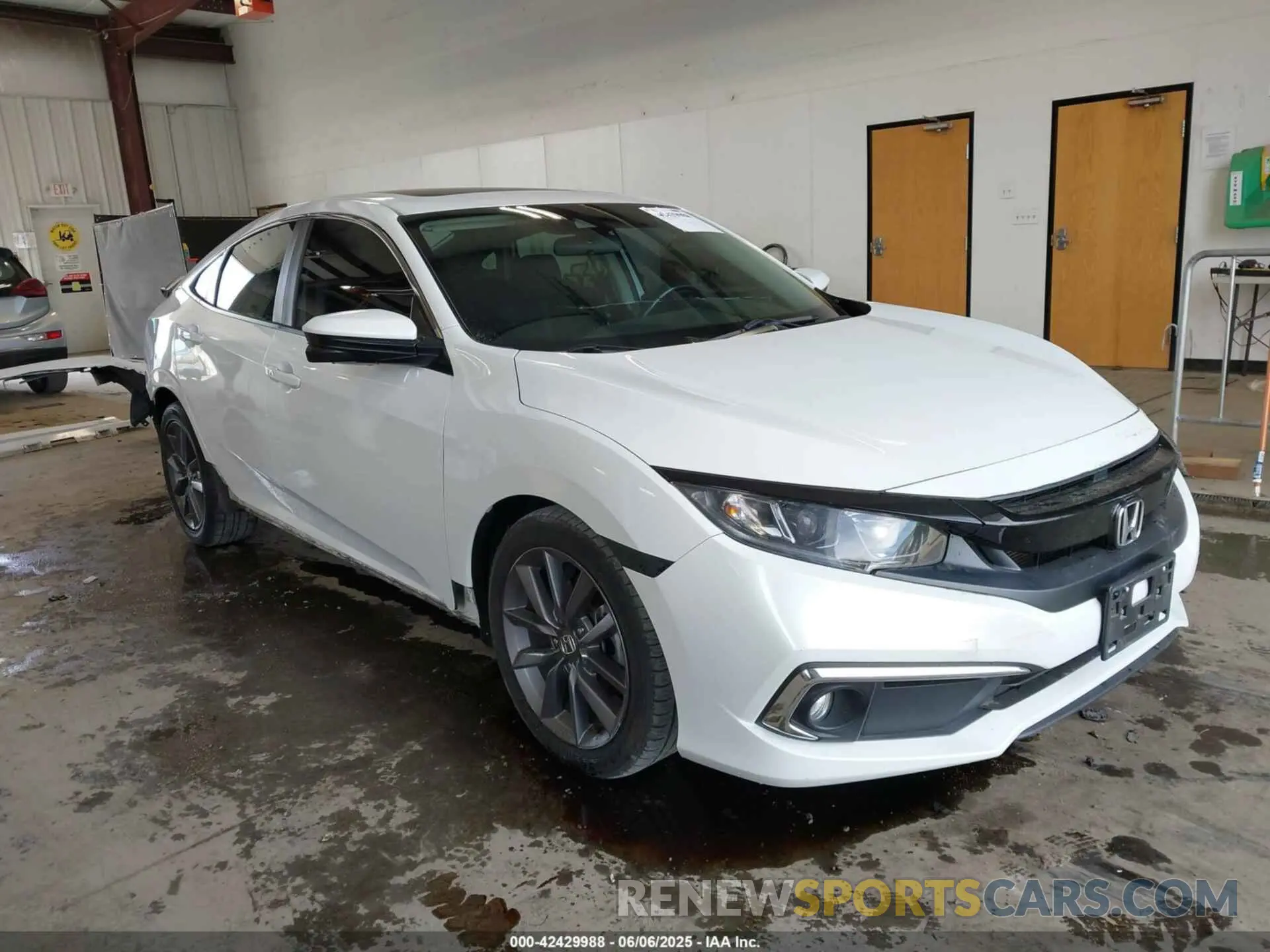 1 Photograph of a damaged car 19XFC1F33KE202219 HONDA CIVIC 2019