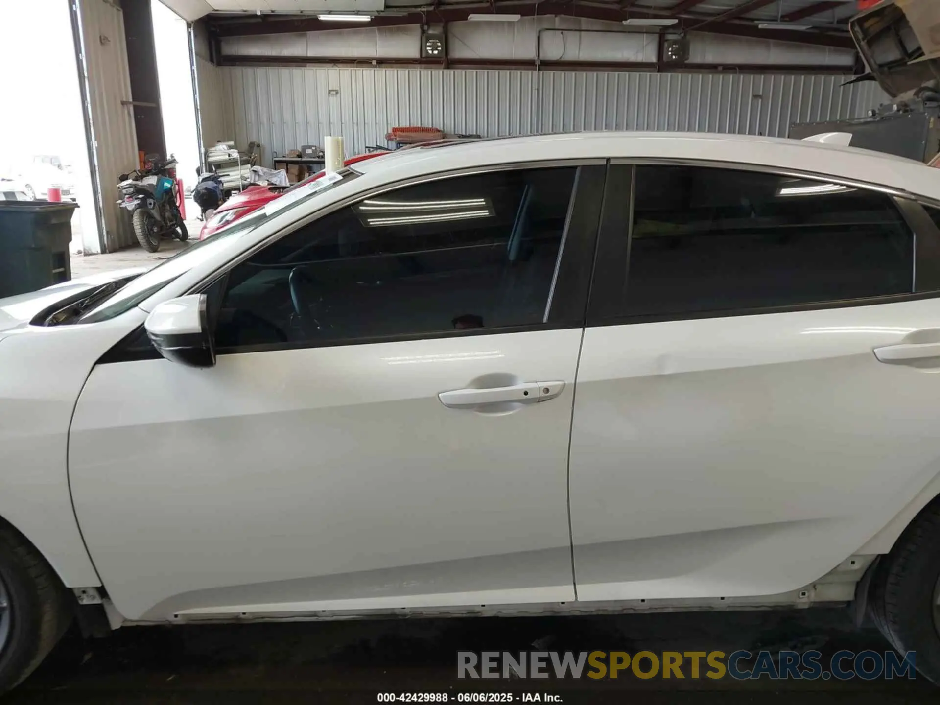 15 Photograph of a damaged car 19XFC1F33KE202219 HONDA CIVIC 2019