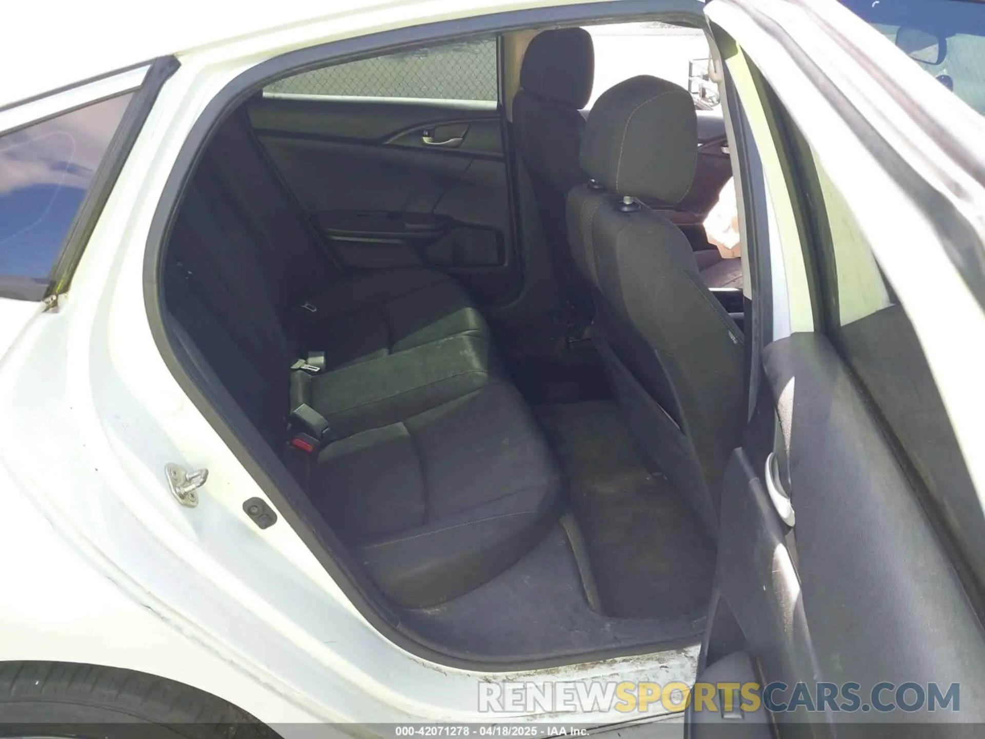 8 Photograph of a damaged car 19XFC1F34KE003597 HONDA CIVIC 2019