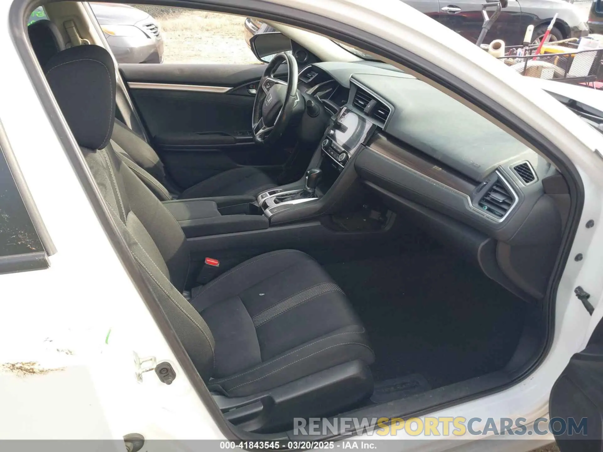 5 Photograph of a damaged car 19XFC1F34KE018682 HONDA CIVIC 2019