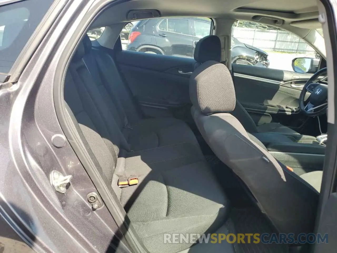 10 Photograph of a damaged car 19XFC1F34KE211267 HONDA CIVIC 2019