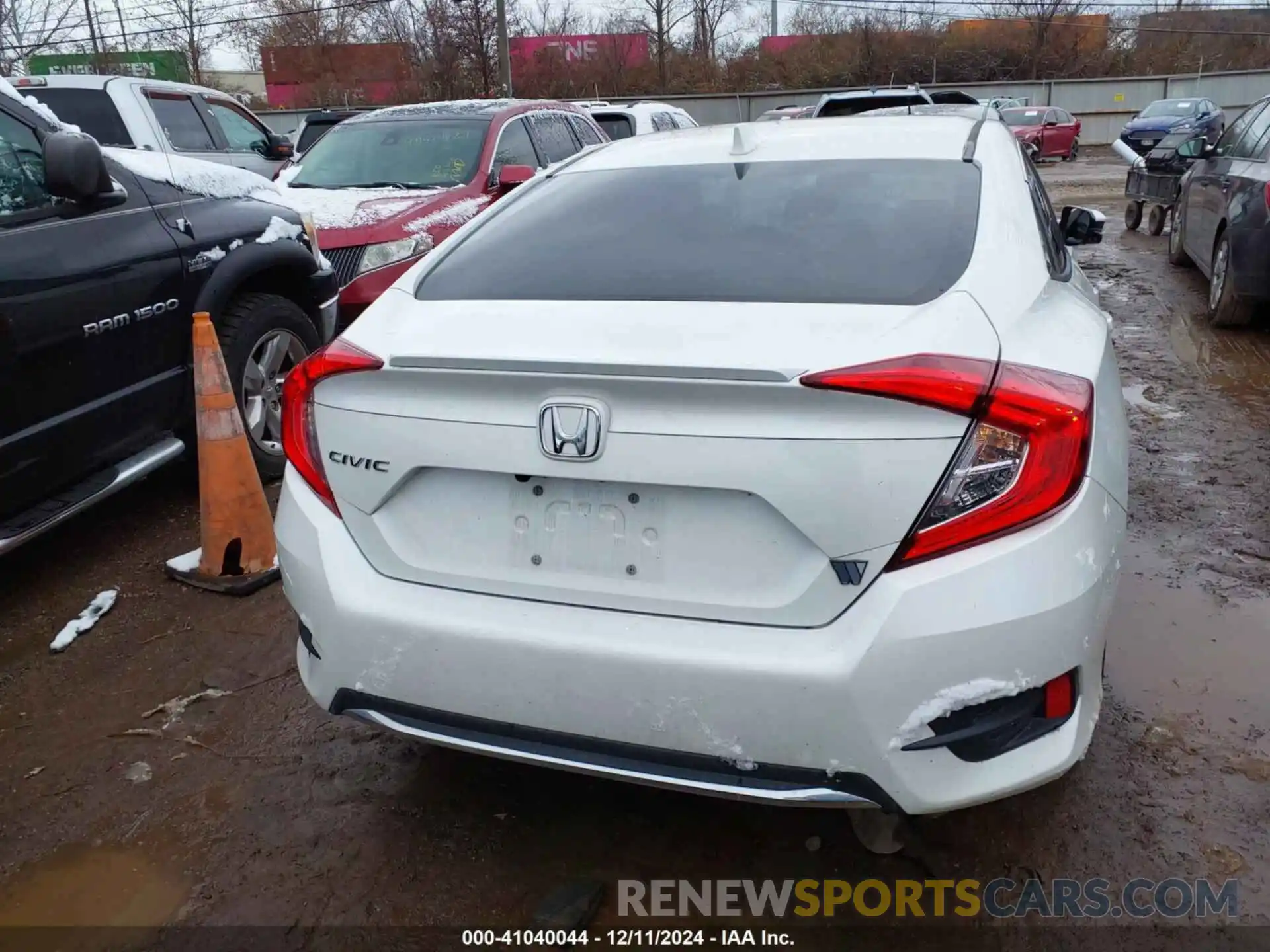 15 Photograph of a damaged car 19XFC1F35KE000160 HONDA CIVIC 2019