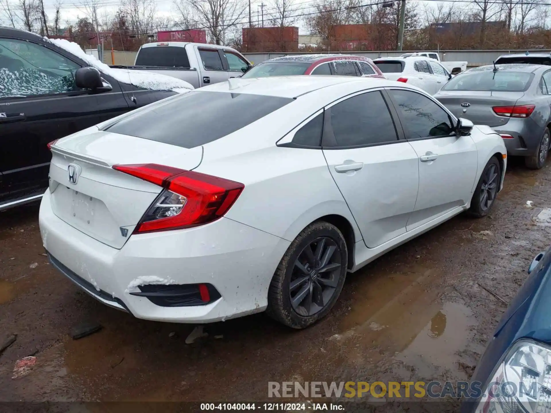 4 Photograph of a damaged car 19XFC1F35KE000160 HONDA CIVIC 2019