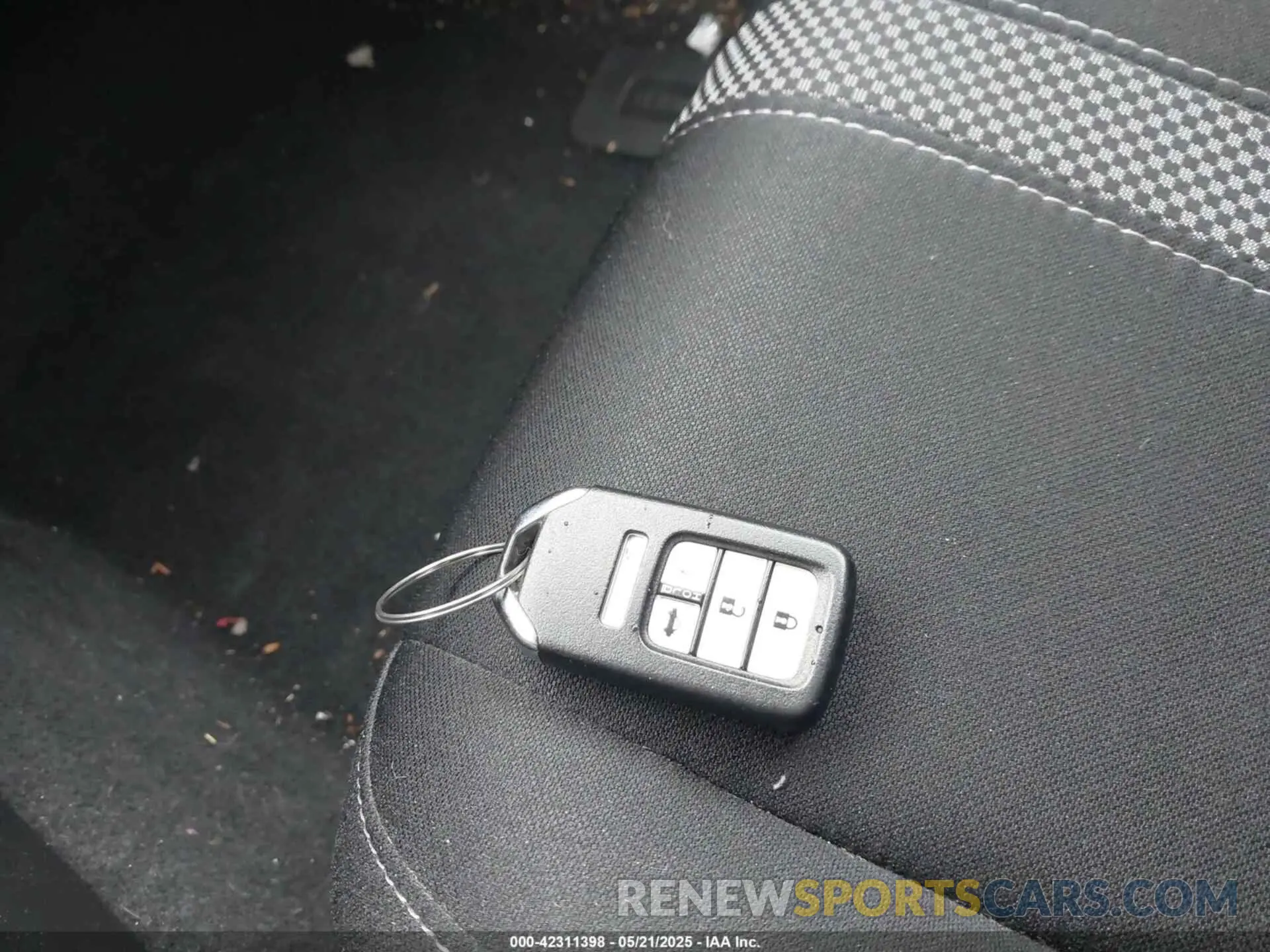 11 Photograph of a damaged car 19XFC1F35KE002670 HONDA CIVIC 2019
