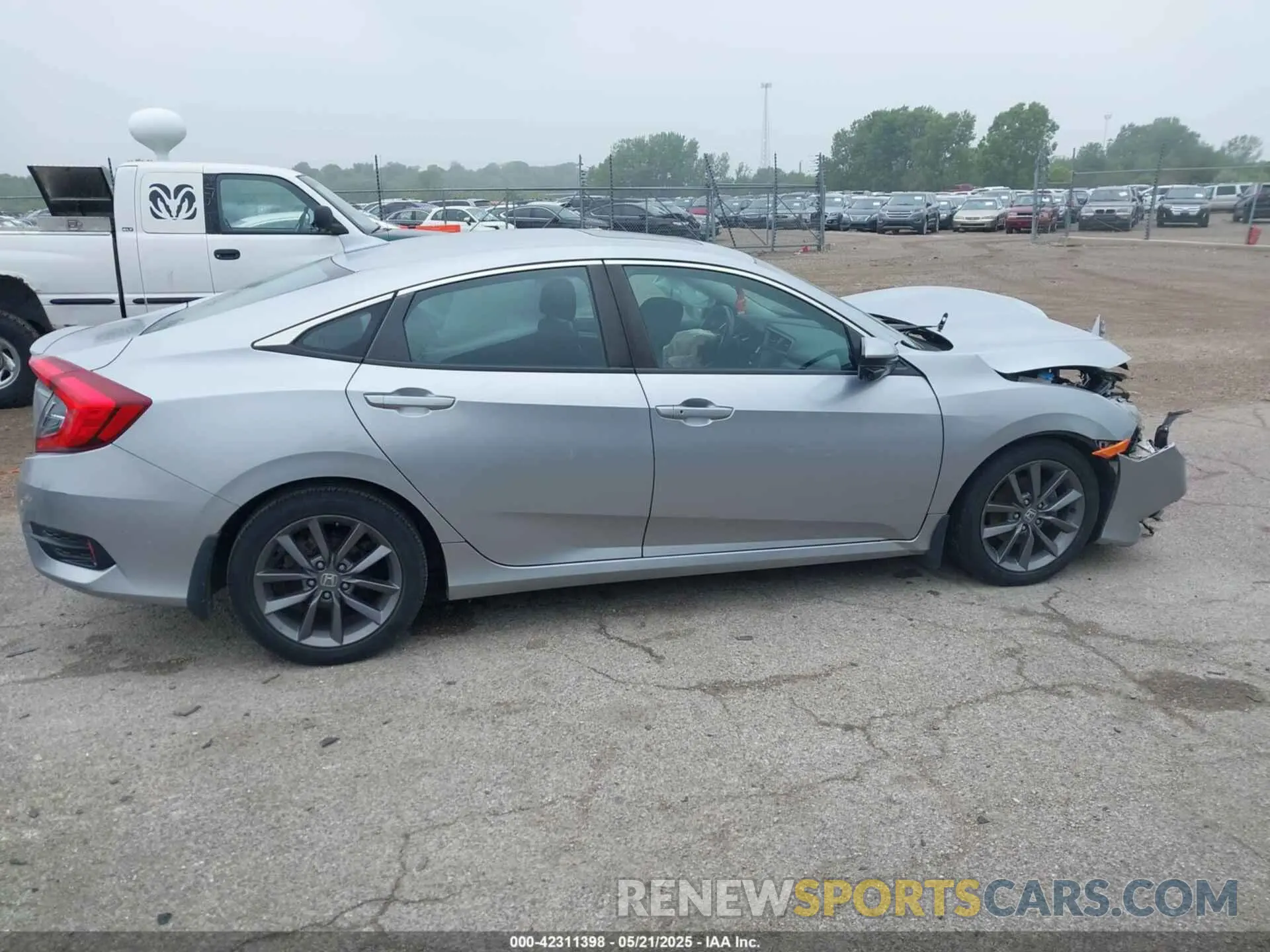 13 Photograph of a damaged car 19XFC1F35KE002670 HONDA CIVIC 2019