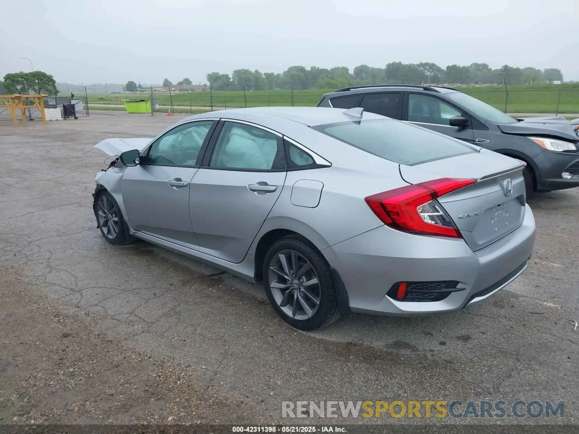 3 Photograph of a damaged car 19XFC1F35KE002670 HONDA CIVIC 2019