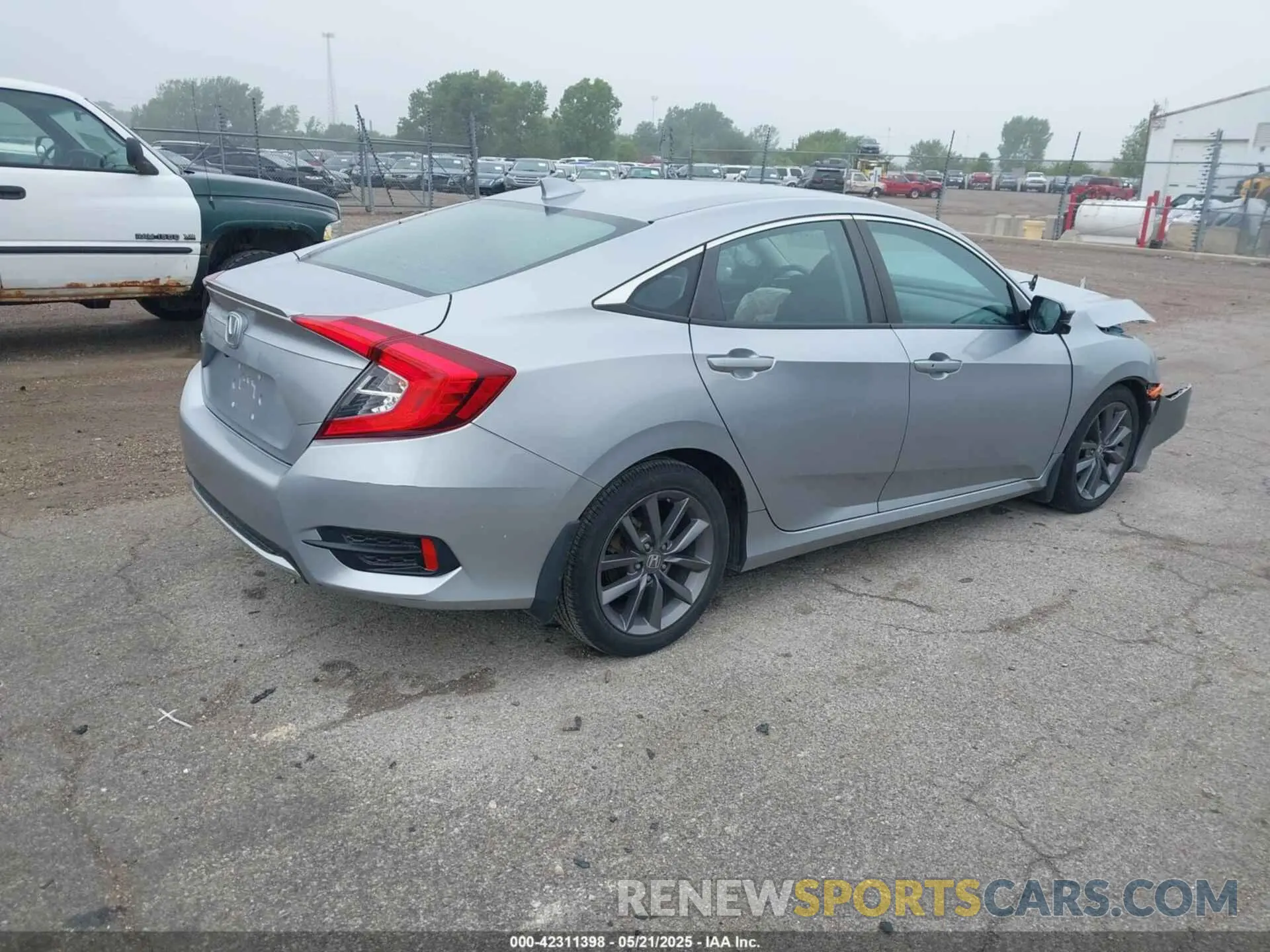 4 Photograph of a damaged car 19XFC1F35KE002670 HONDA CIVIC 2019