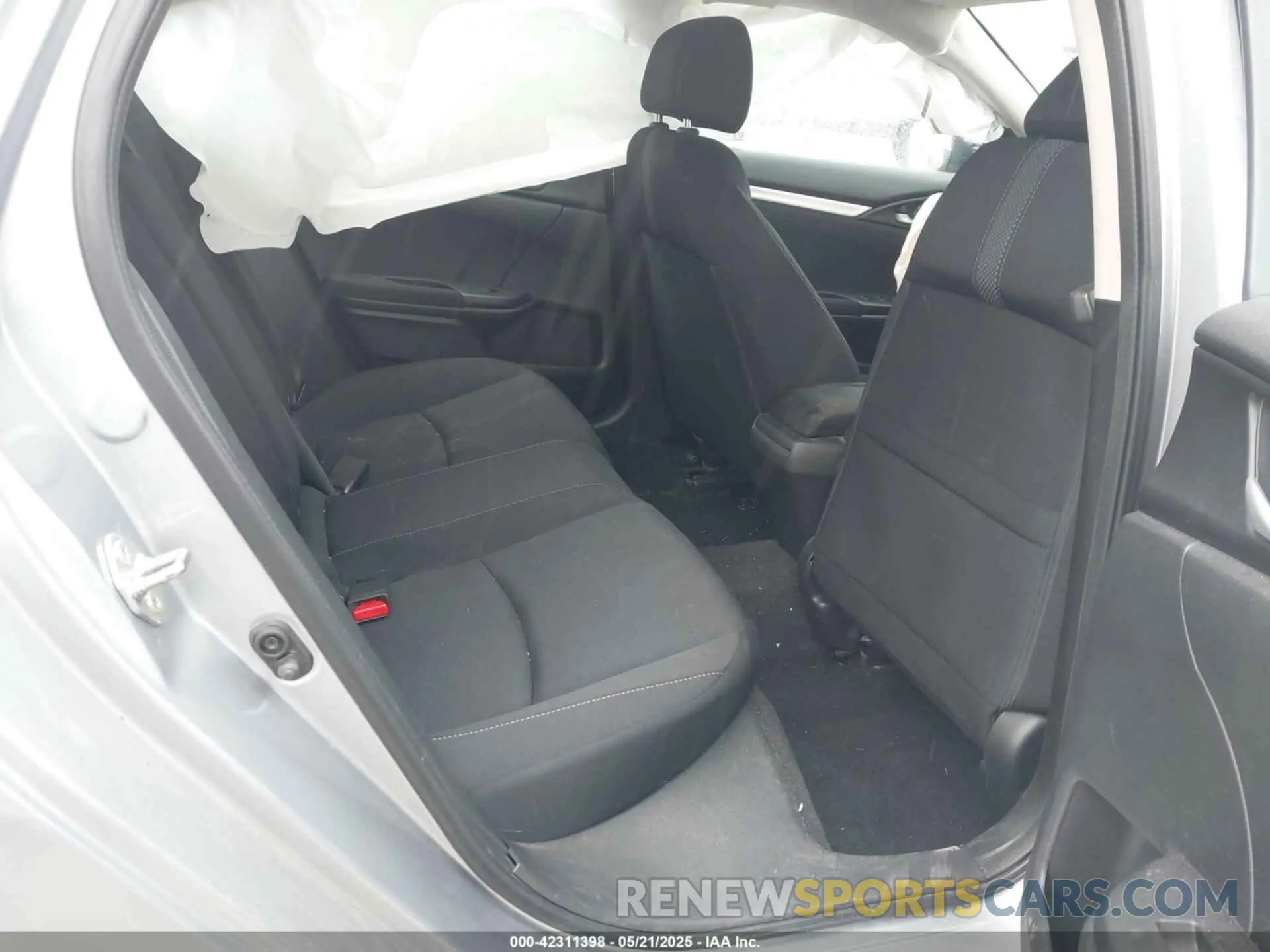 8 Photograph of a damaged car 19XFC1F35KE002670 HONDA CIVIC 2019