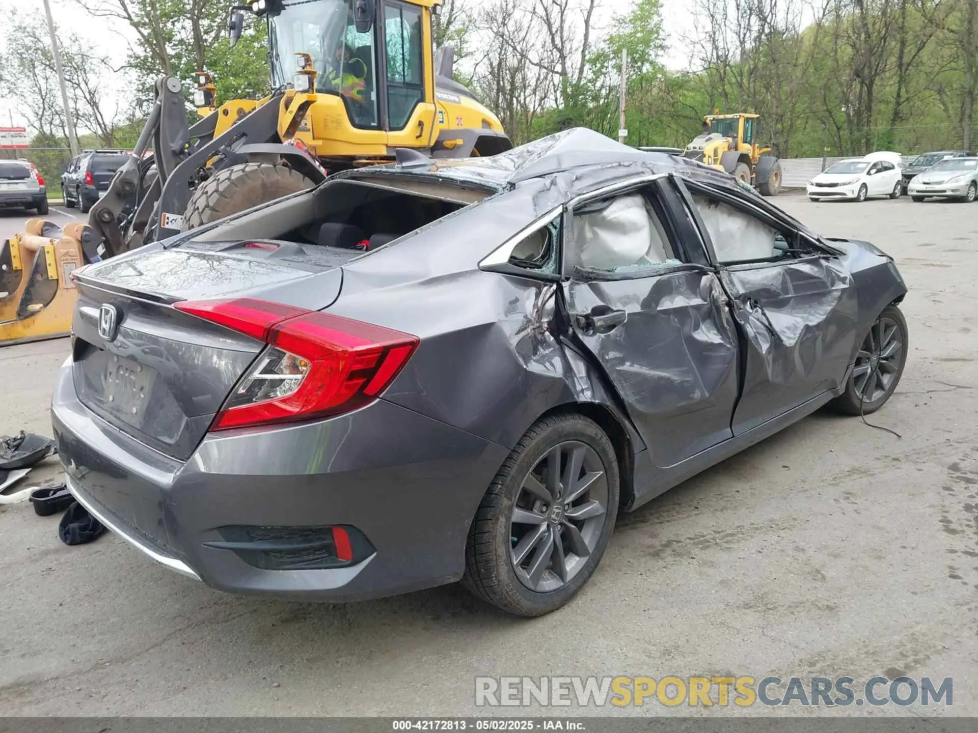 4 Photograph of a damaged car 19XFC1F35KE016973 HONDA CIVIC 2019
