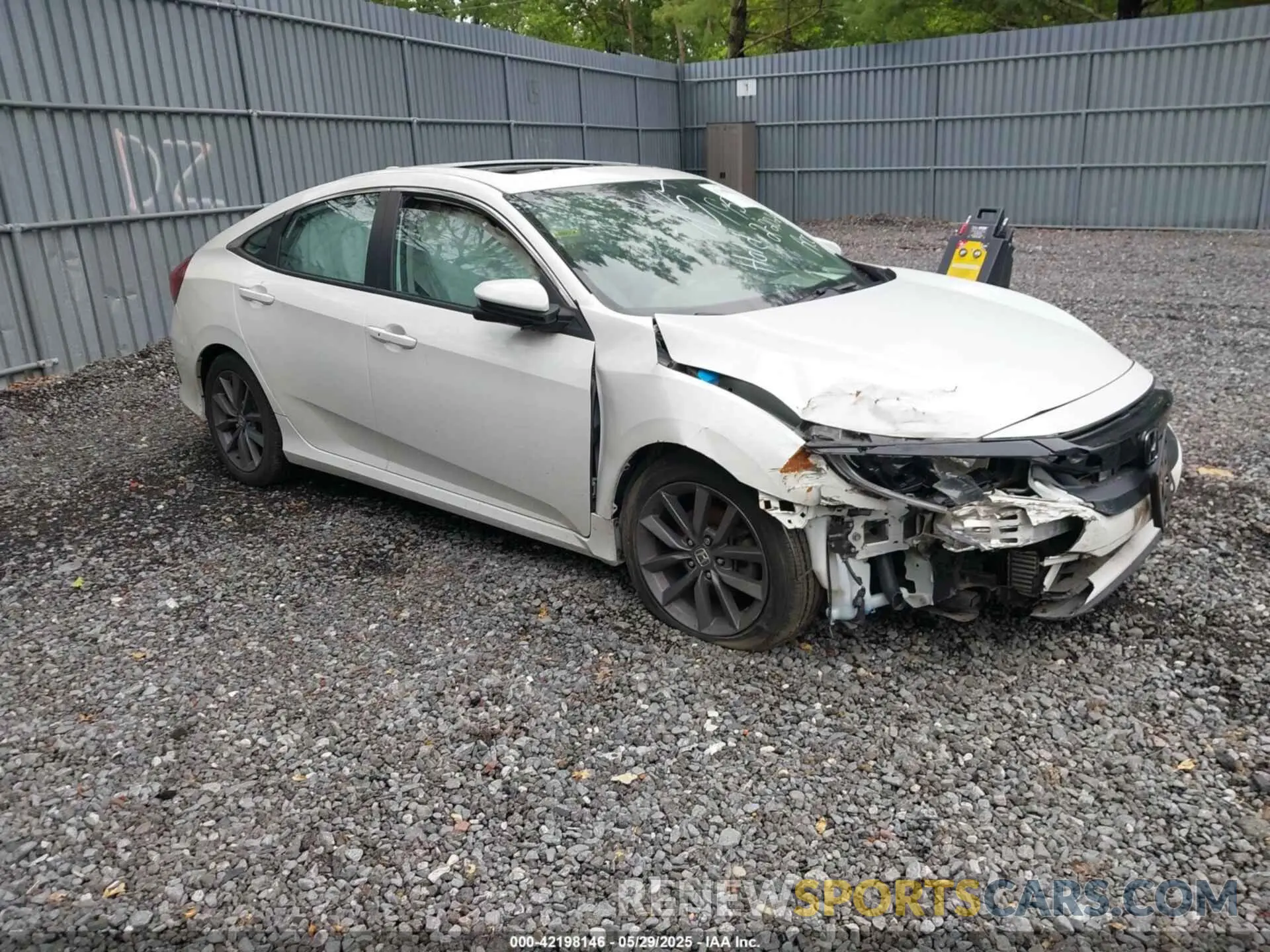 1 Photograph of a damaged car 19XFC1F35KE200536 HONDA CIVIC 2019