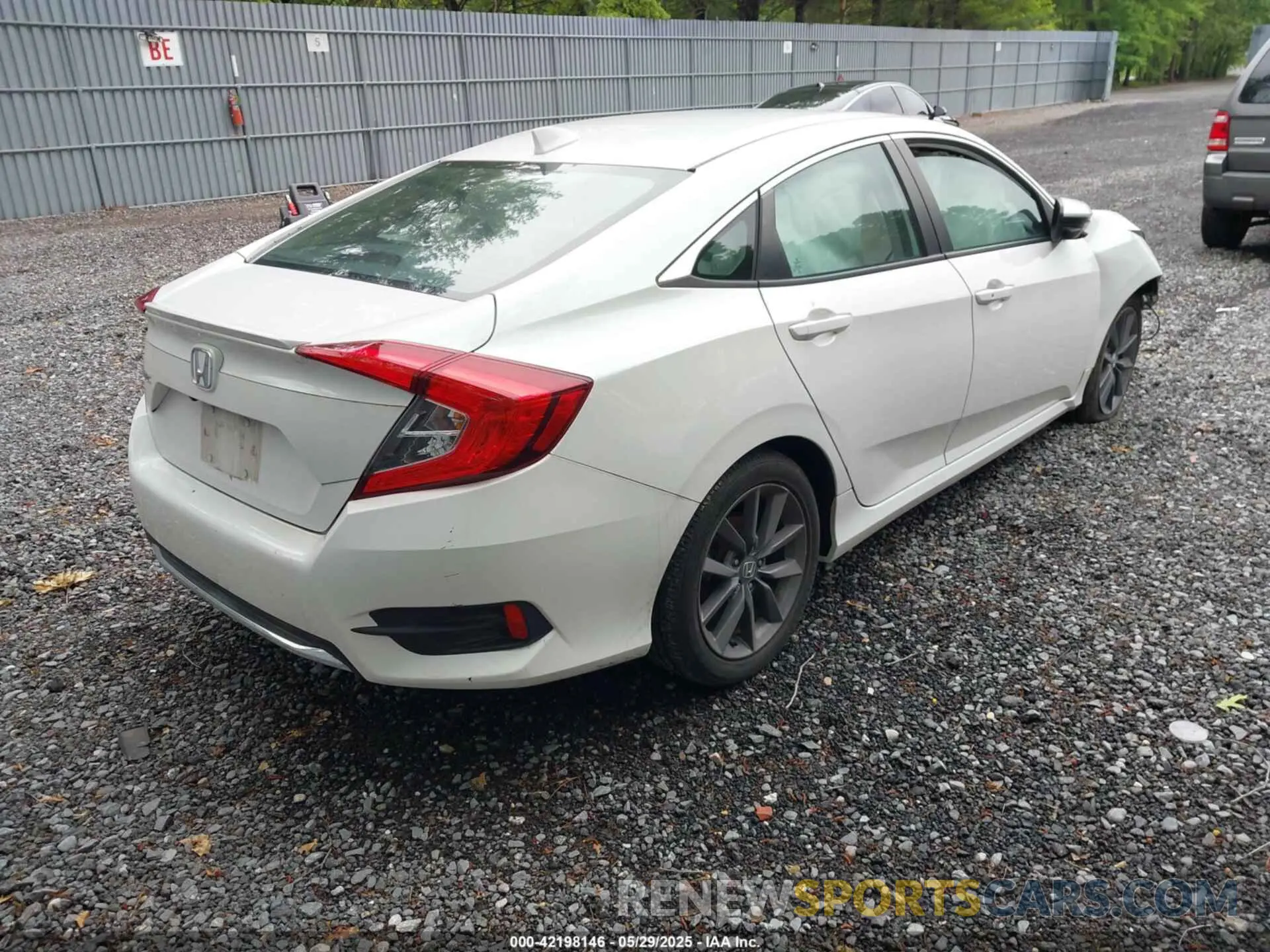 4 Photograph of a damaged car 19XFC1F35KE200536 HONDA CIVIC 2019