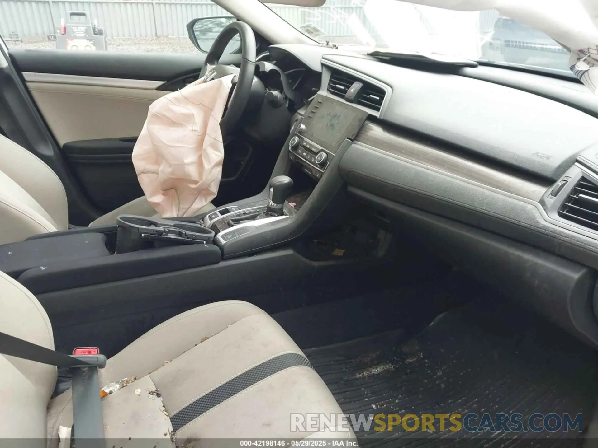 5 Photograph of a damaged car 19XFC1F35KE200536 HONDA CIVIC 2019