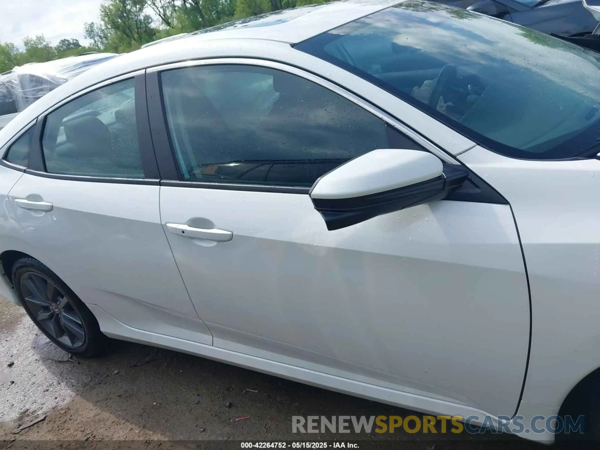 13 Photograph of a damaged car 19XFC1F35KE200603 HONDA CIVIC 2019