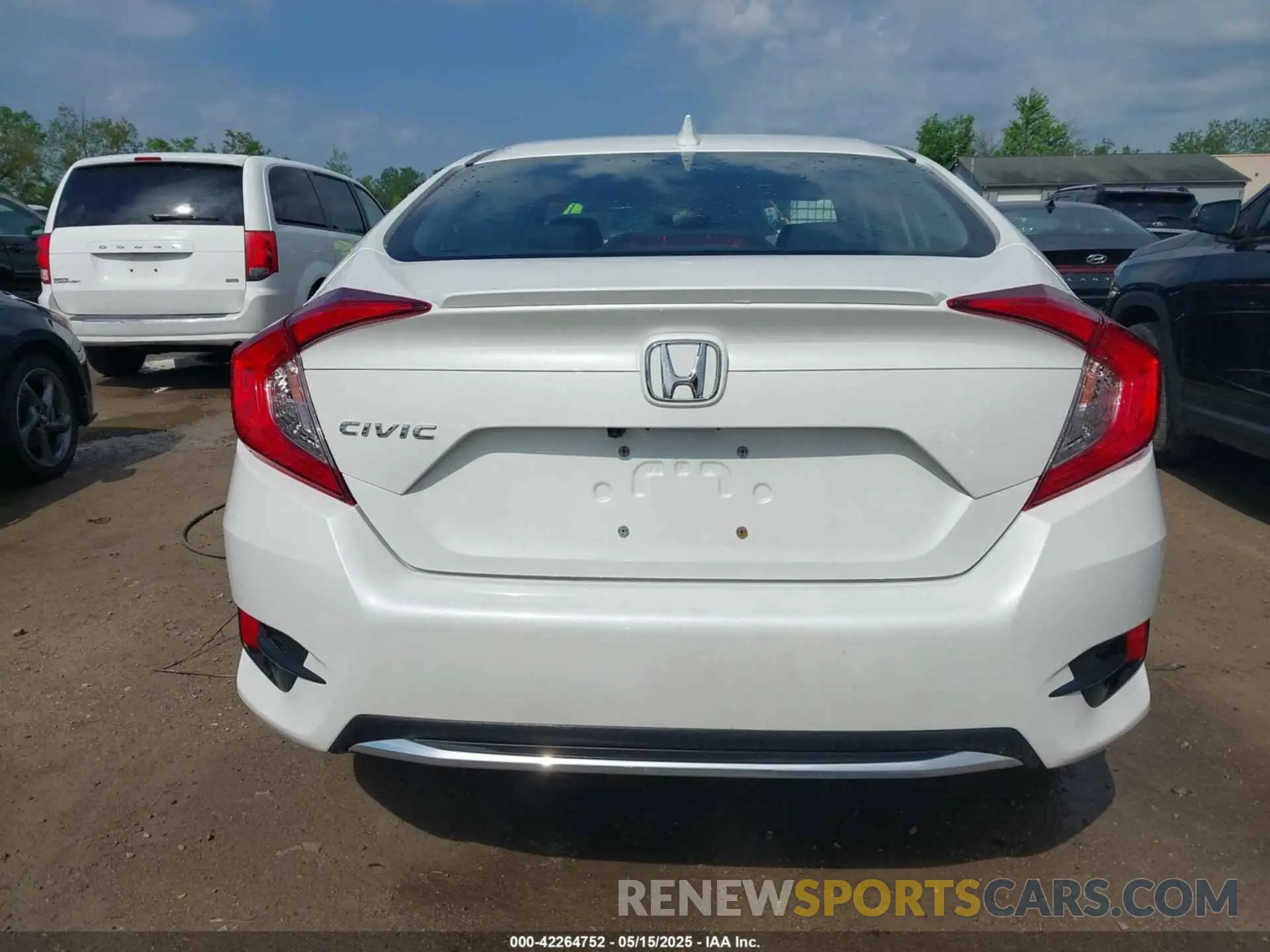 16 Photograph of a damaged car 19XFC1F35KE200603 HONDA CIVIC 2019