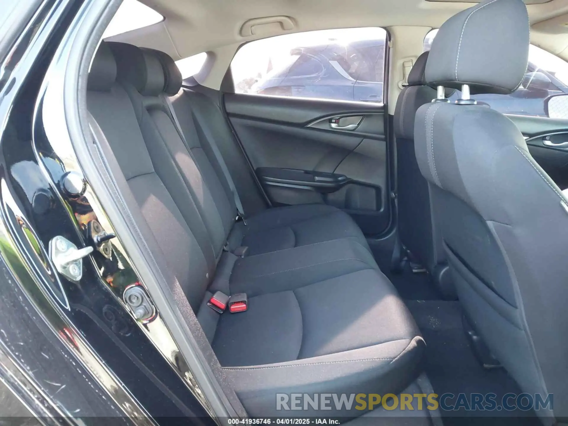 8 Photograph of a damaged car 19XFC1F35KE203436 HONDA CIVIC 2019