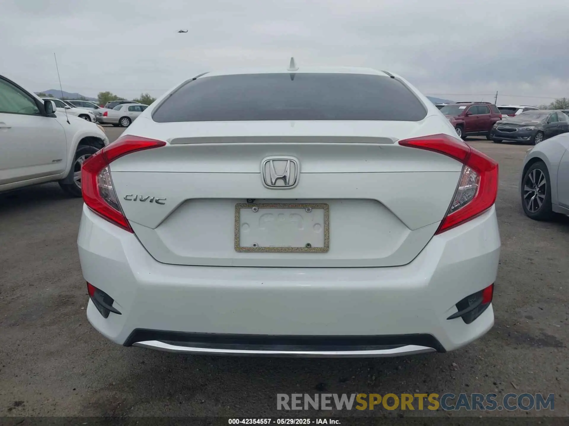 16 Photograph of a damaged car 19XFC1F35KE214324 HONDA CIVIC 2019