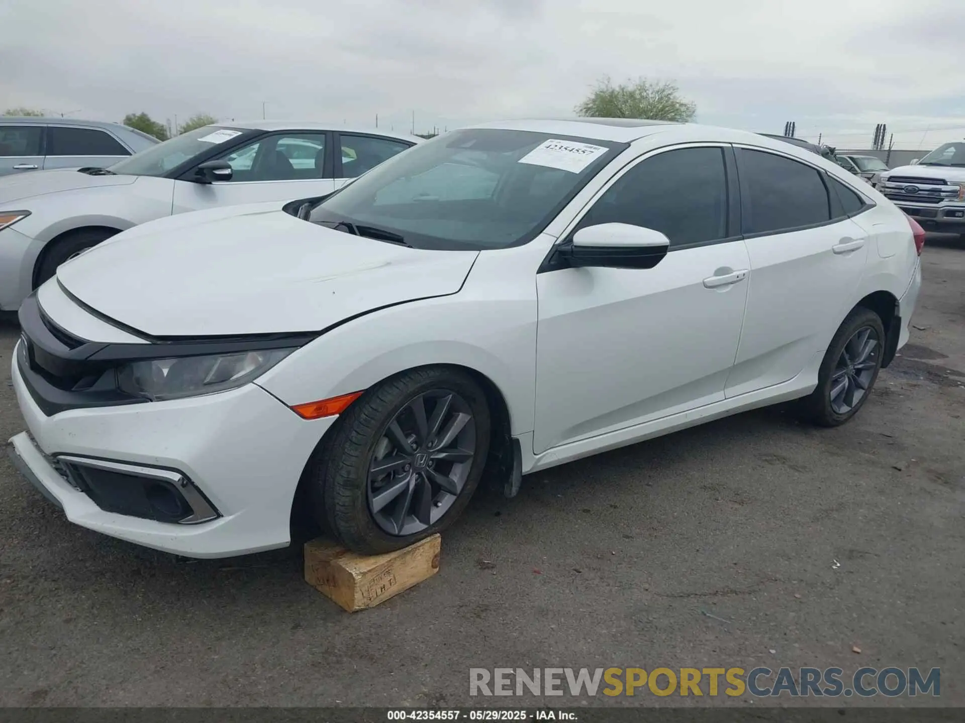 2 Photograph of a damaged car 19XFC1F35KE214324 HONDA CIVIC 2019