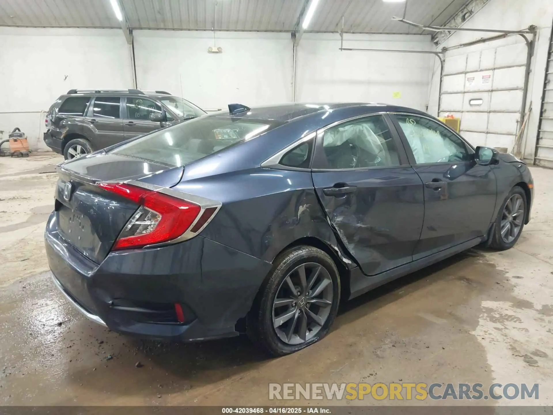 4 Photograph of a damaged car 19XFC1F36KE003410 HONDA CIVIC 2019