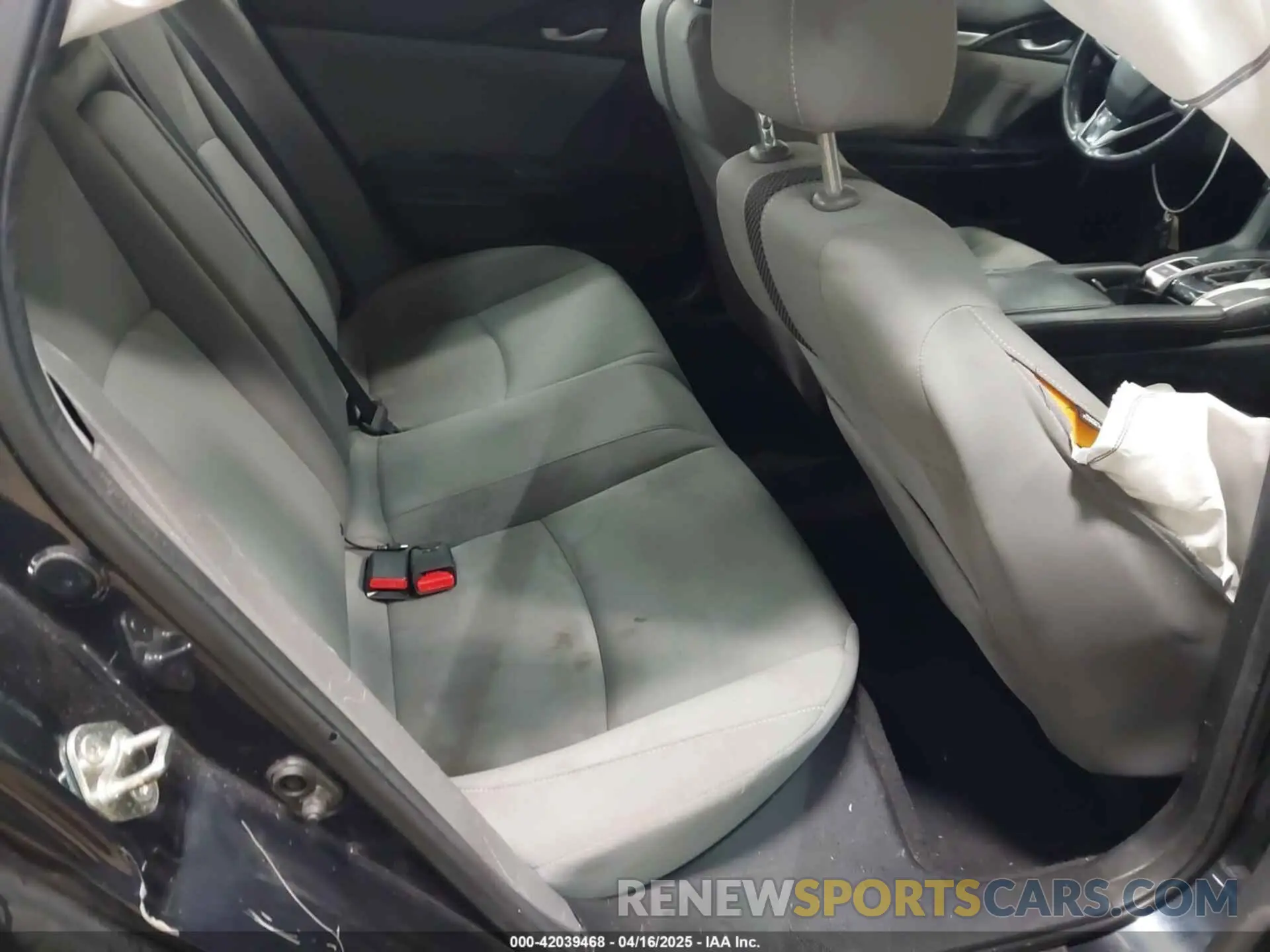 8 Photograph of a damaged car 19XFC1F36KE003410 HONDA CIVIC 2019