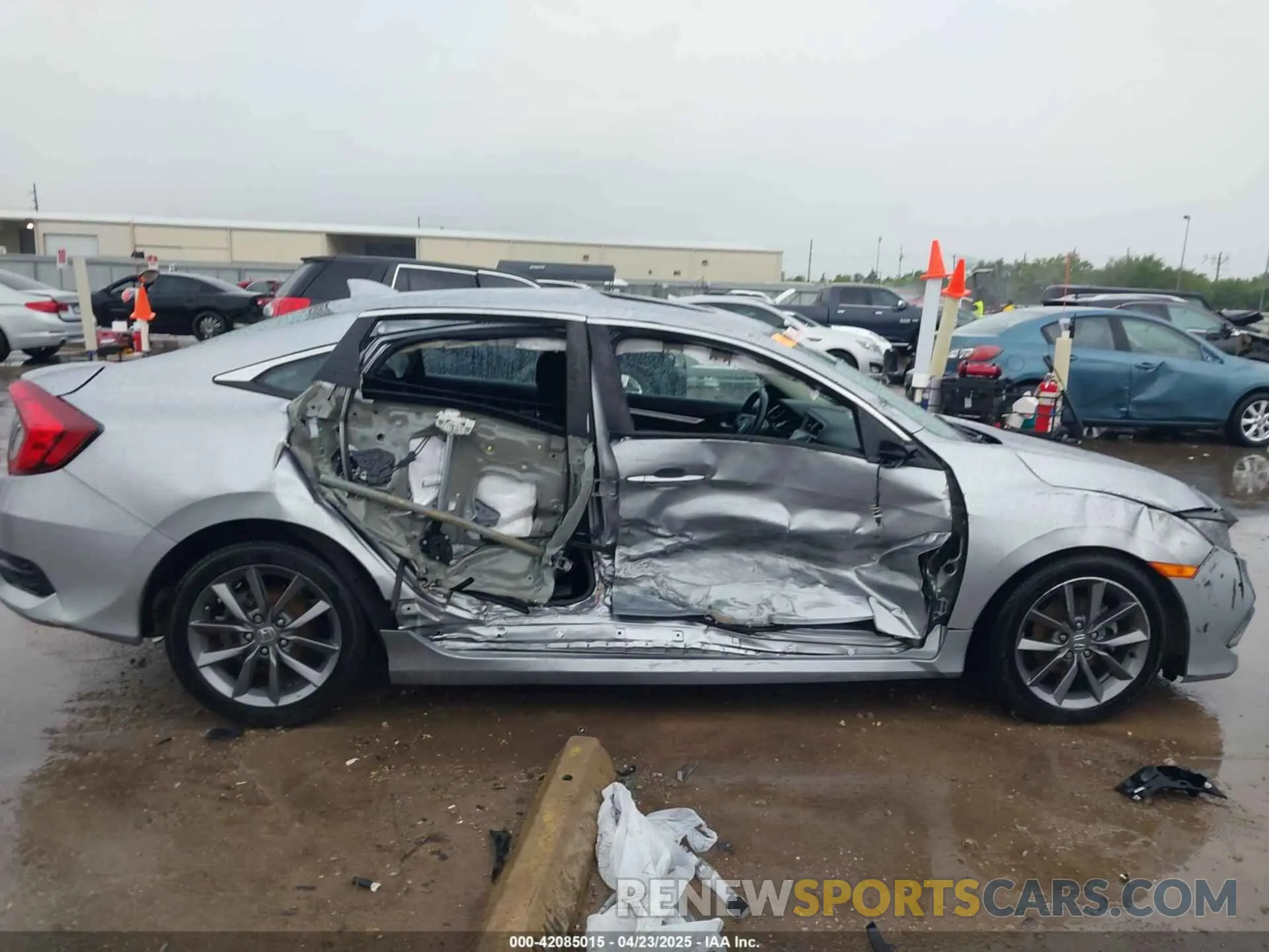 13 Photograph of a damaged car 19XFC1F36KE210718 HONDA CIVIC 2019