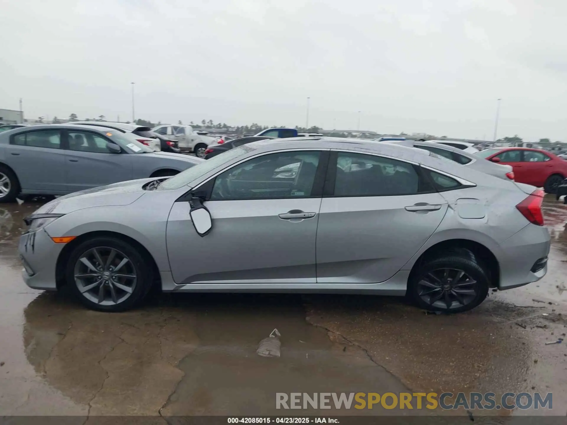 14 Photograph of a damaged car 19XFC1F36KE210718 HONDA CIVIC 2019