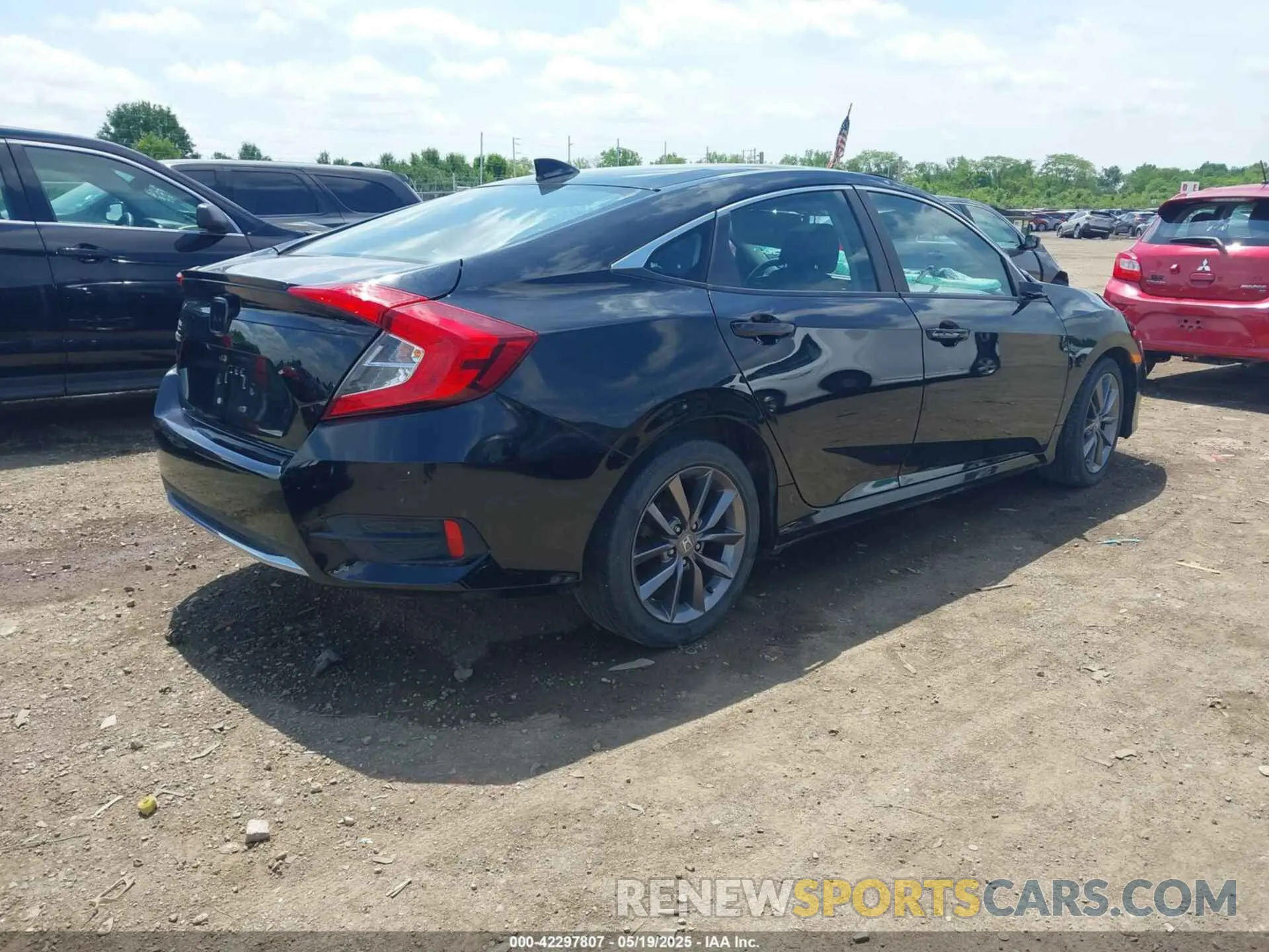 4 Photograph of a damaged car 19XFC1F36KE215577 HONDA CIVIC 2019
