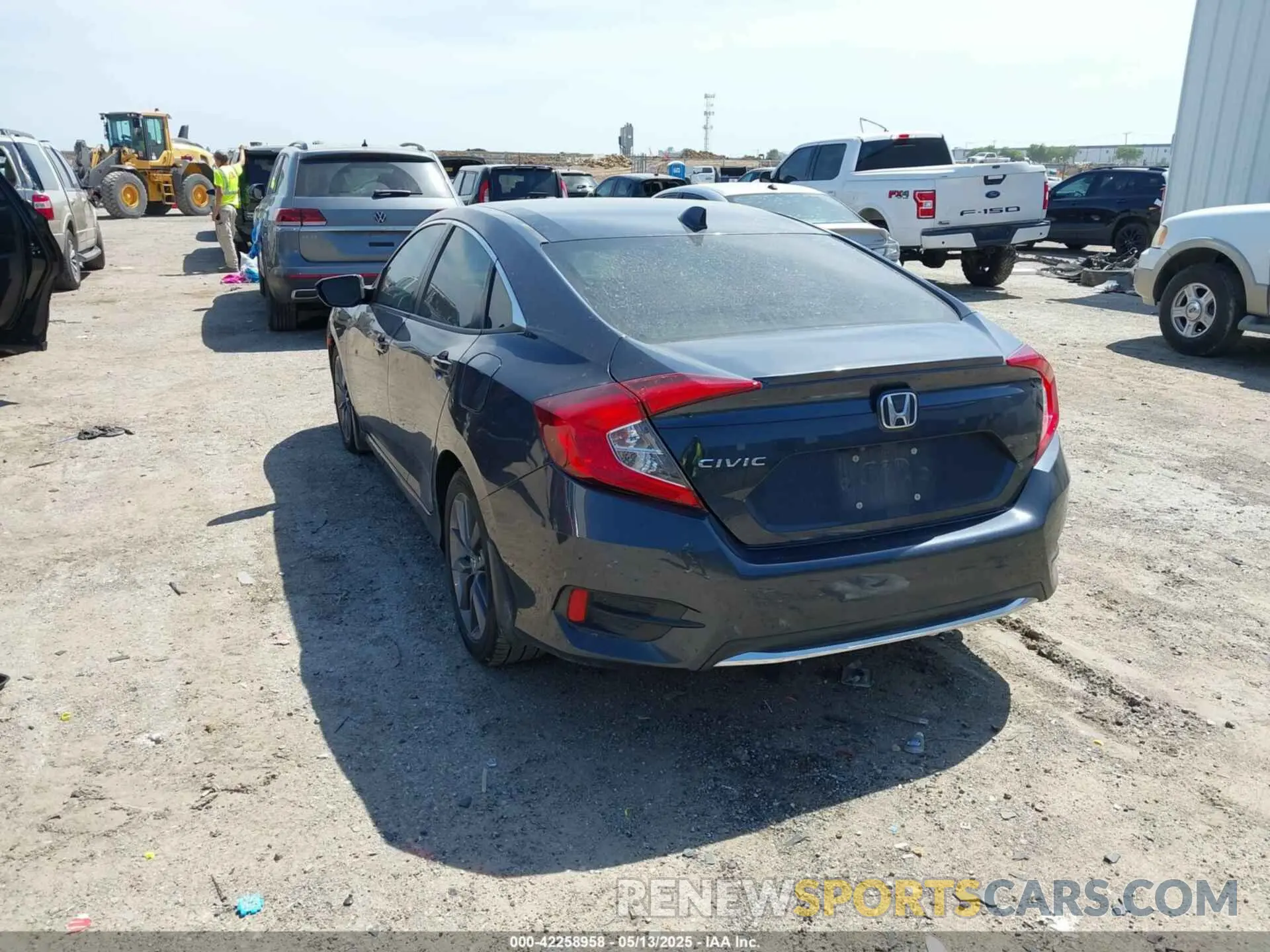 3 Photograph of a damaged car 19XFC1F37KE001388 HONDA CIVIC 2019