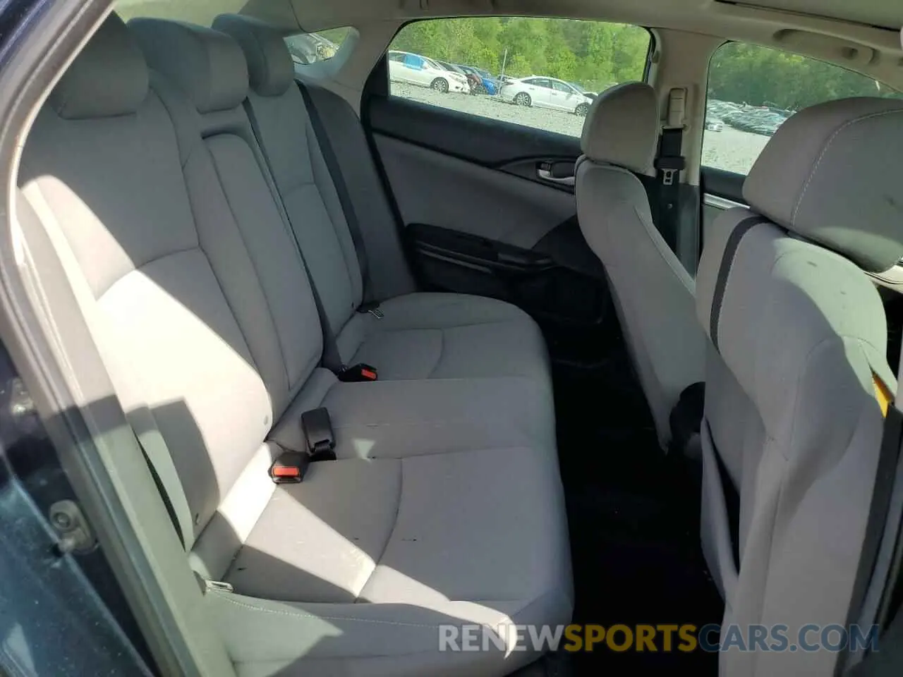 10 Photograph of a damaged car 19XFC1F37KE015999 HONDA CIVIC 2019