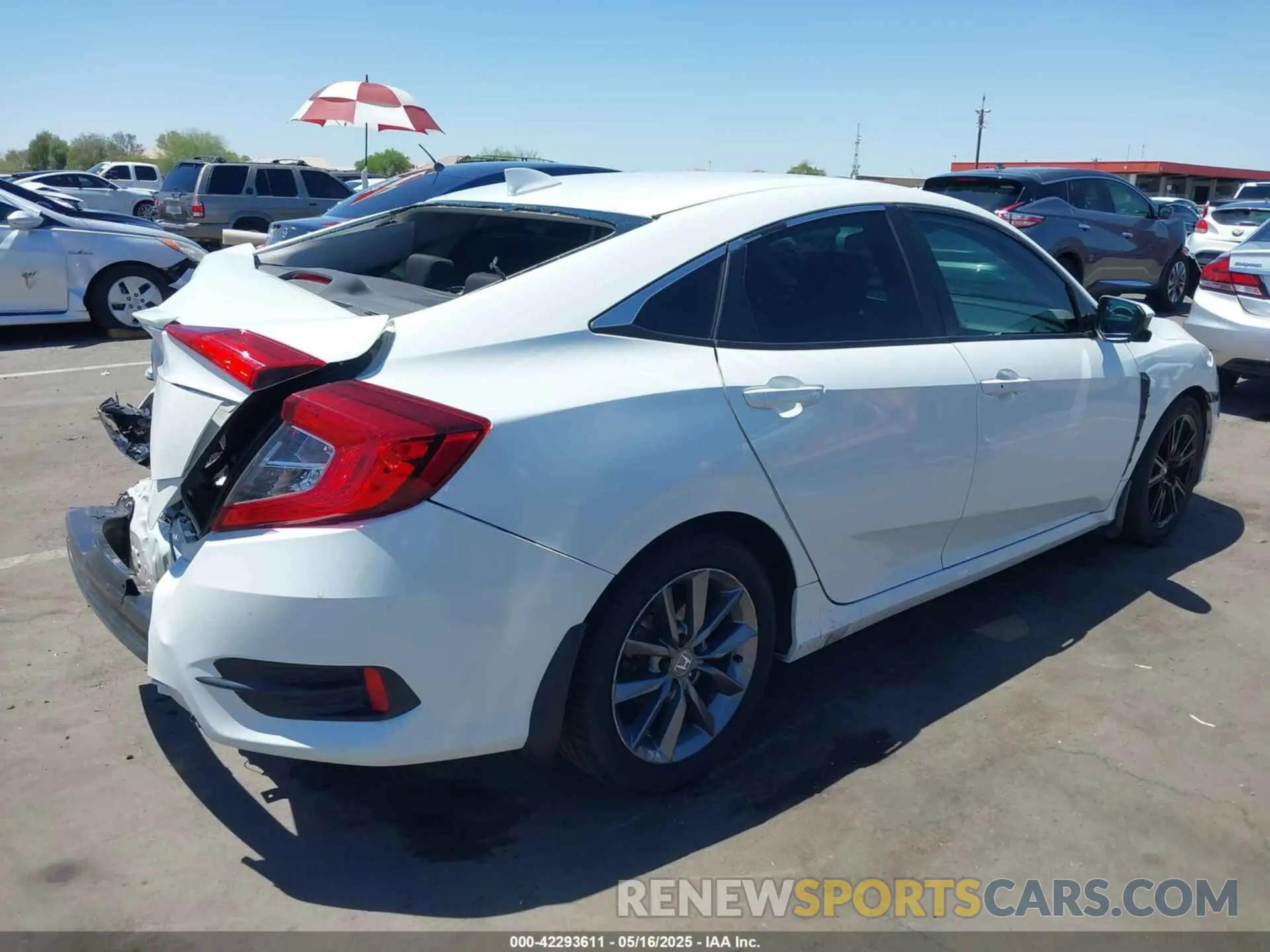 4 Photograph of a damaged car 19XFC1F38KE003716 HONDA CIVIC 2019