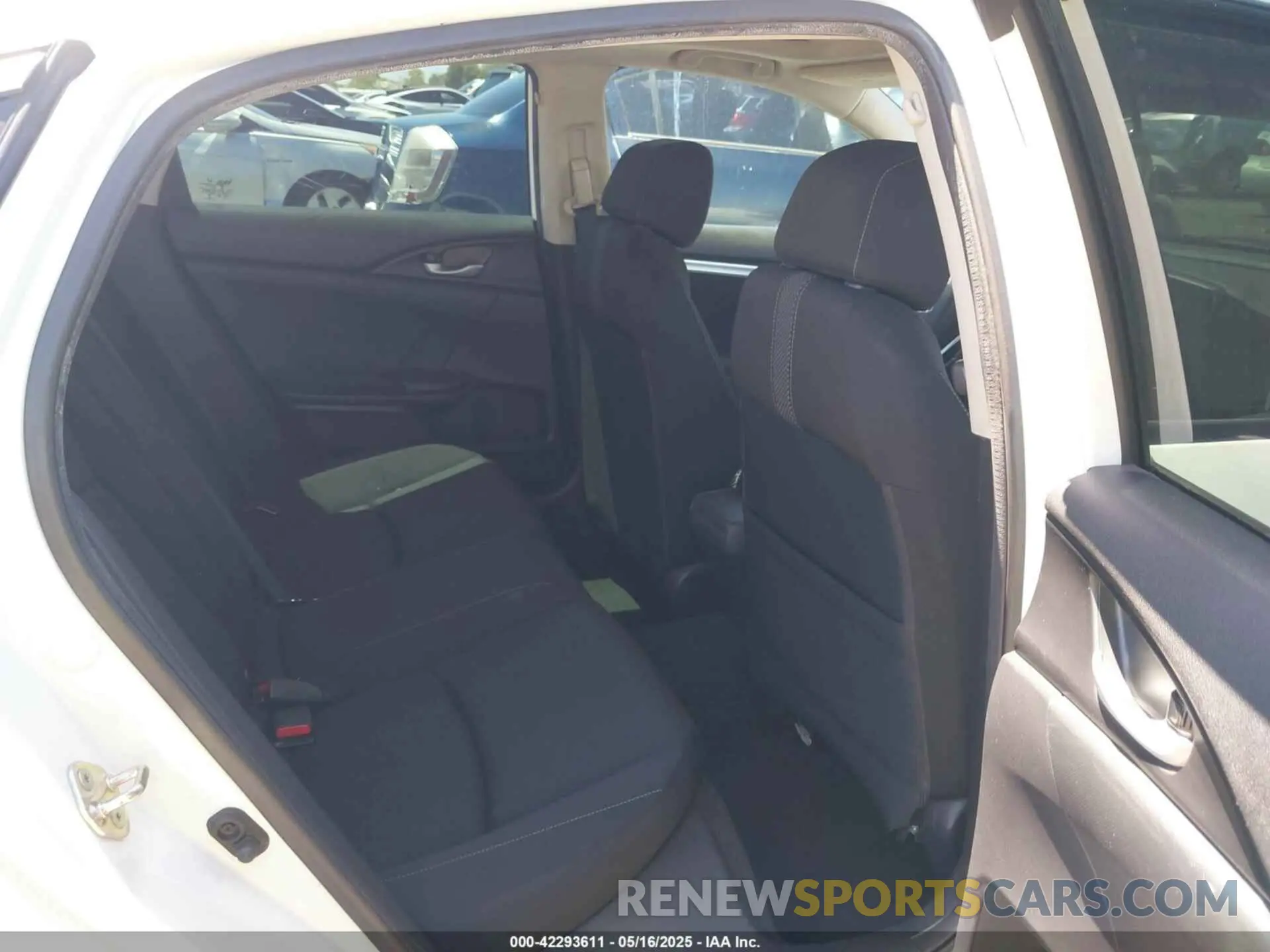 8 Photograph of a damaged car 19XFC1F38KE003716 HONDA CIVIC 2019