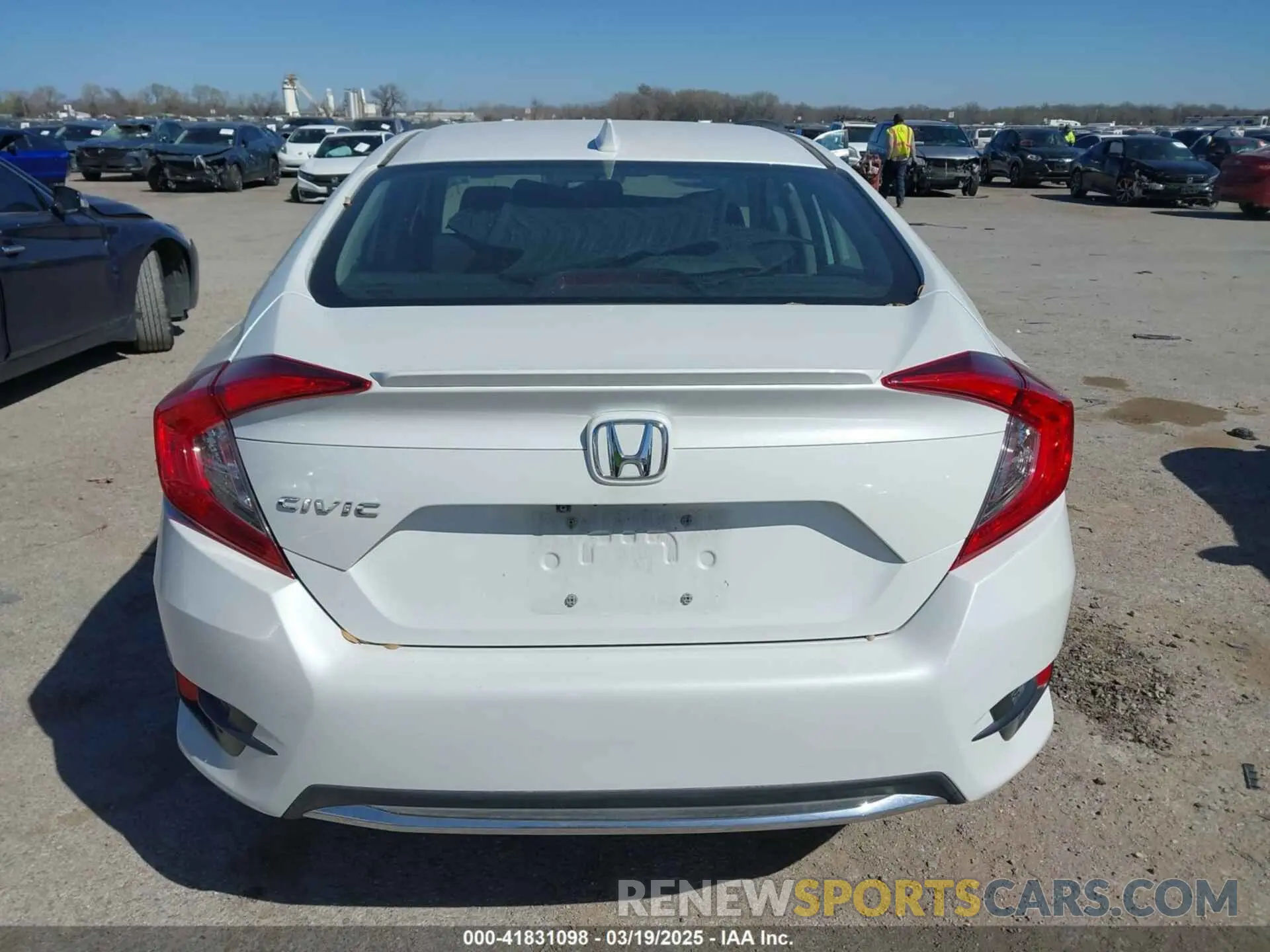 16 Photograph of a damaged car 19XFC1F38KE200790 HONDA CIVIC 2019