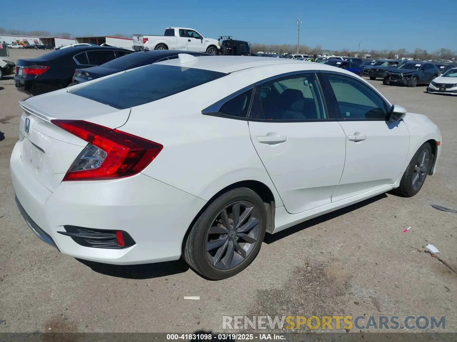 4 Photograph of a damaged car 19XFC1F38KE200790 HONDA CIVIC 2019