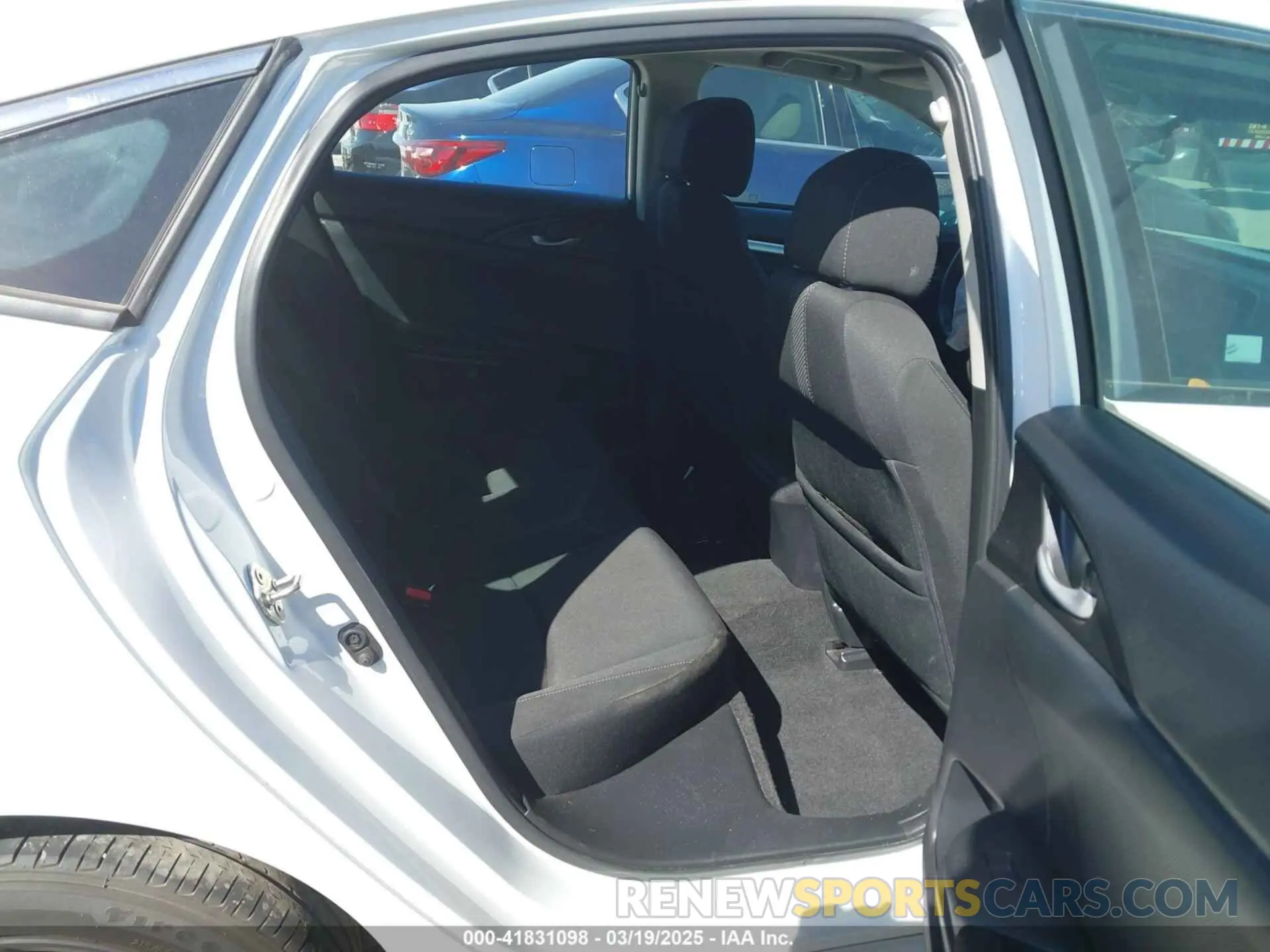 8 Photograph of a damaged car 19XFC1F38KE200790 HONDA CIVIC 2019