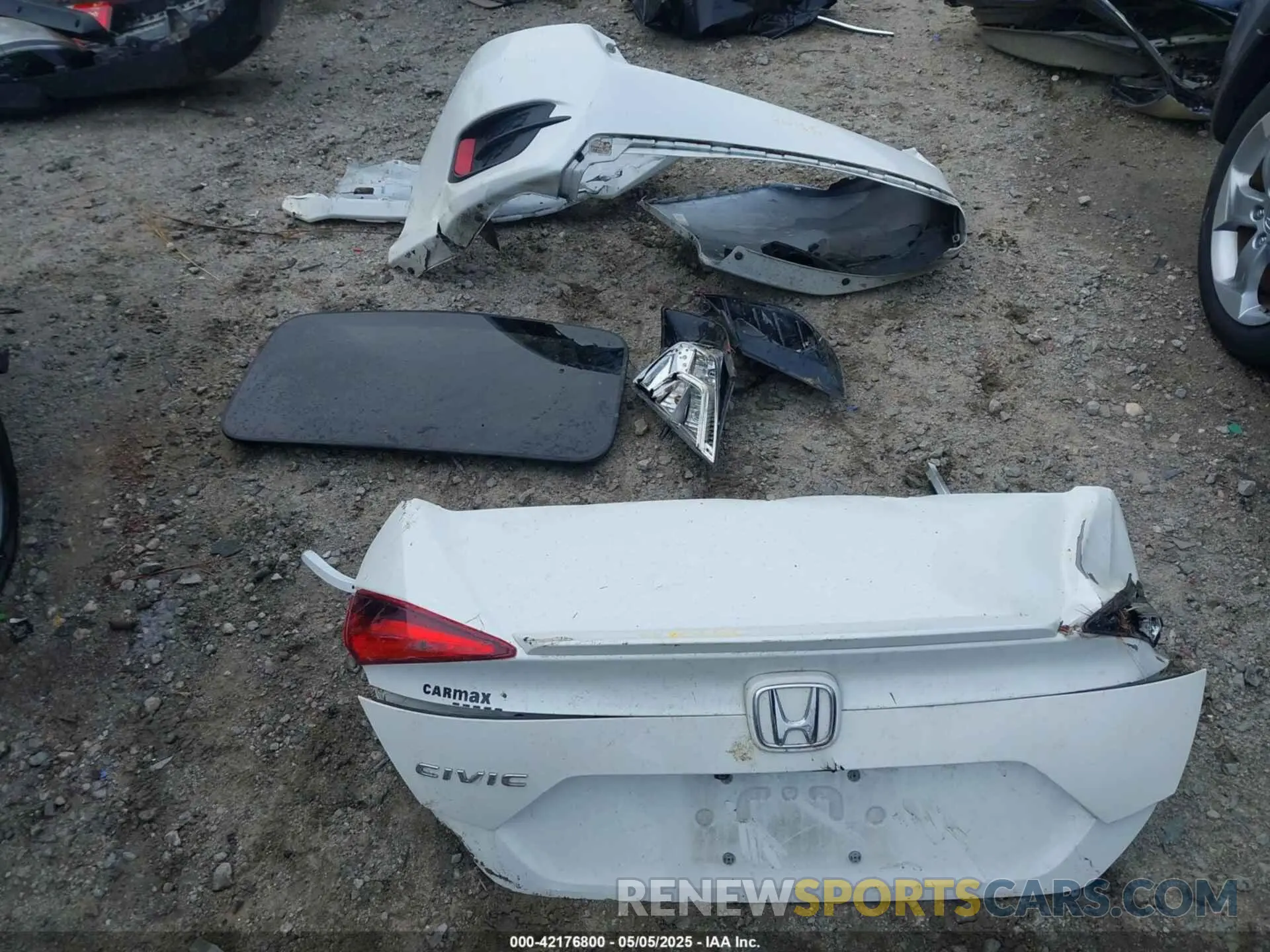 11 Photograph of a damaged car 19XFC1F39KE202693 HONDA CIVIC 2019