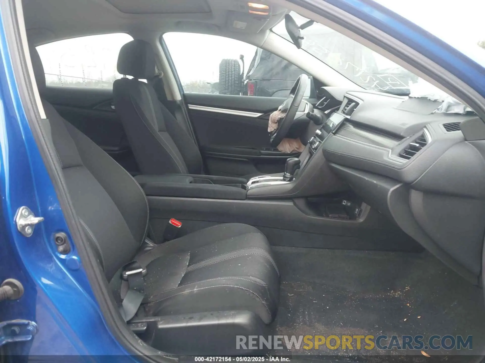 5 Photograph of a damaged car 19XFC1F3XKE002471 HONDA CIVIC 2019