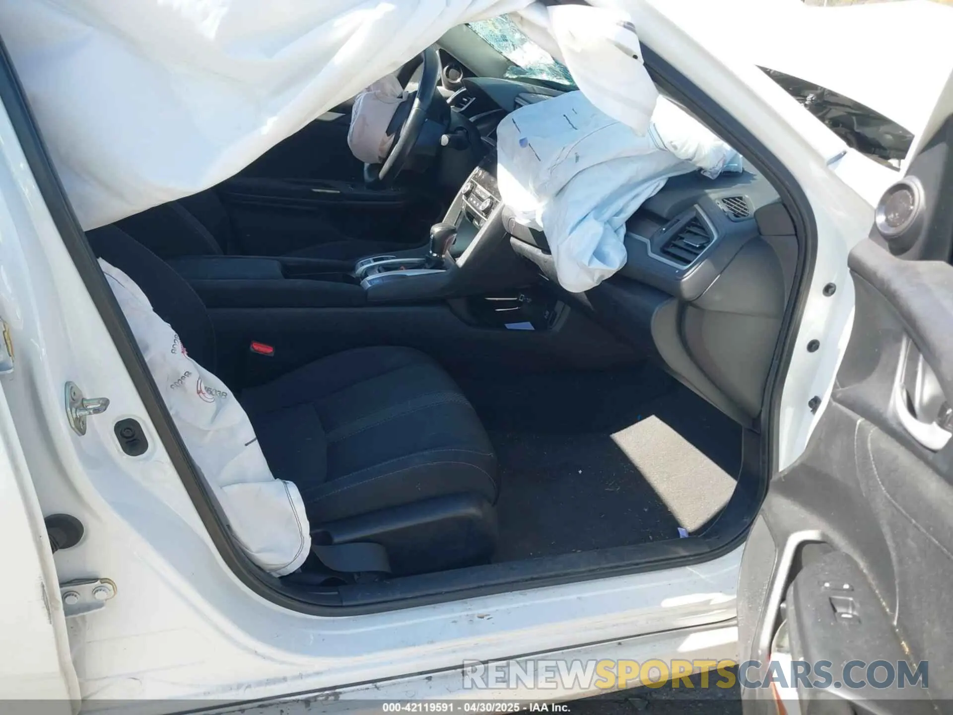 5 Photograph of a damaged car 19XFC1F3XKE006830 HONDA CIVIC 2019