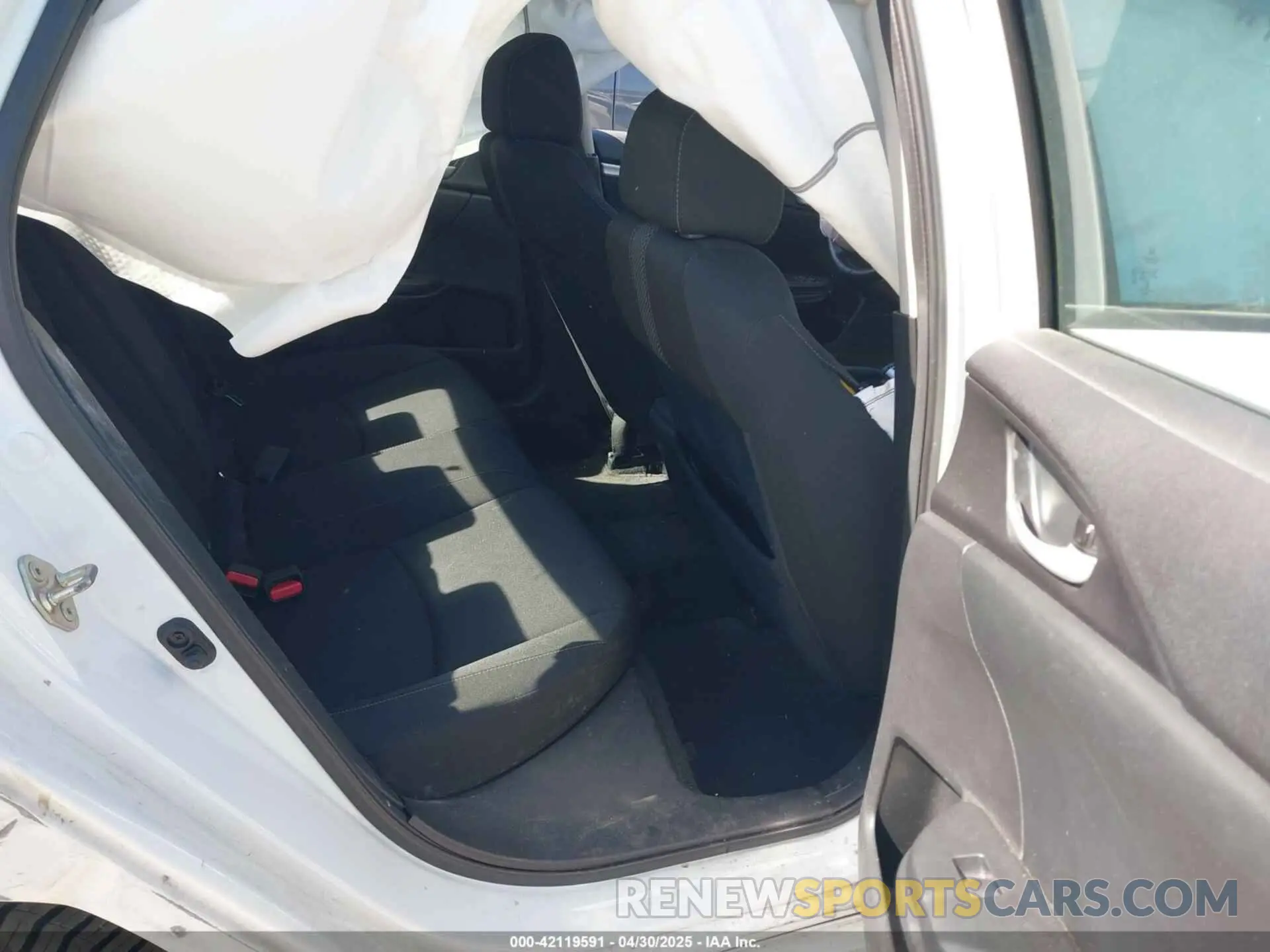 8 Photograph of a damaged car 19XFC1F3XKE006830 HONDA CIVIC 2019
