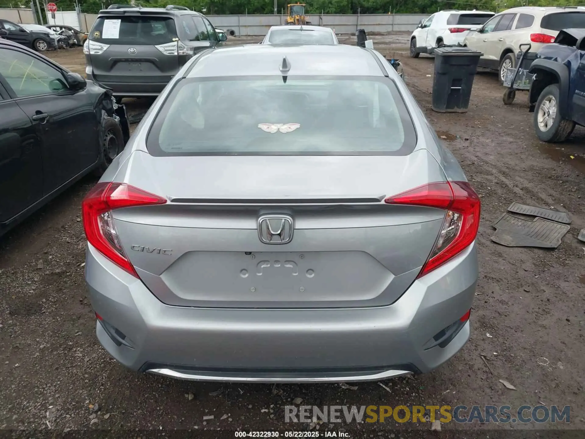 17 Photograph of a damaged car 19XFC1F70KE000277 HONDA CIVIC 2019
