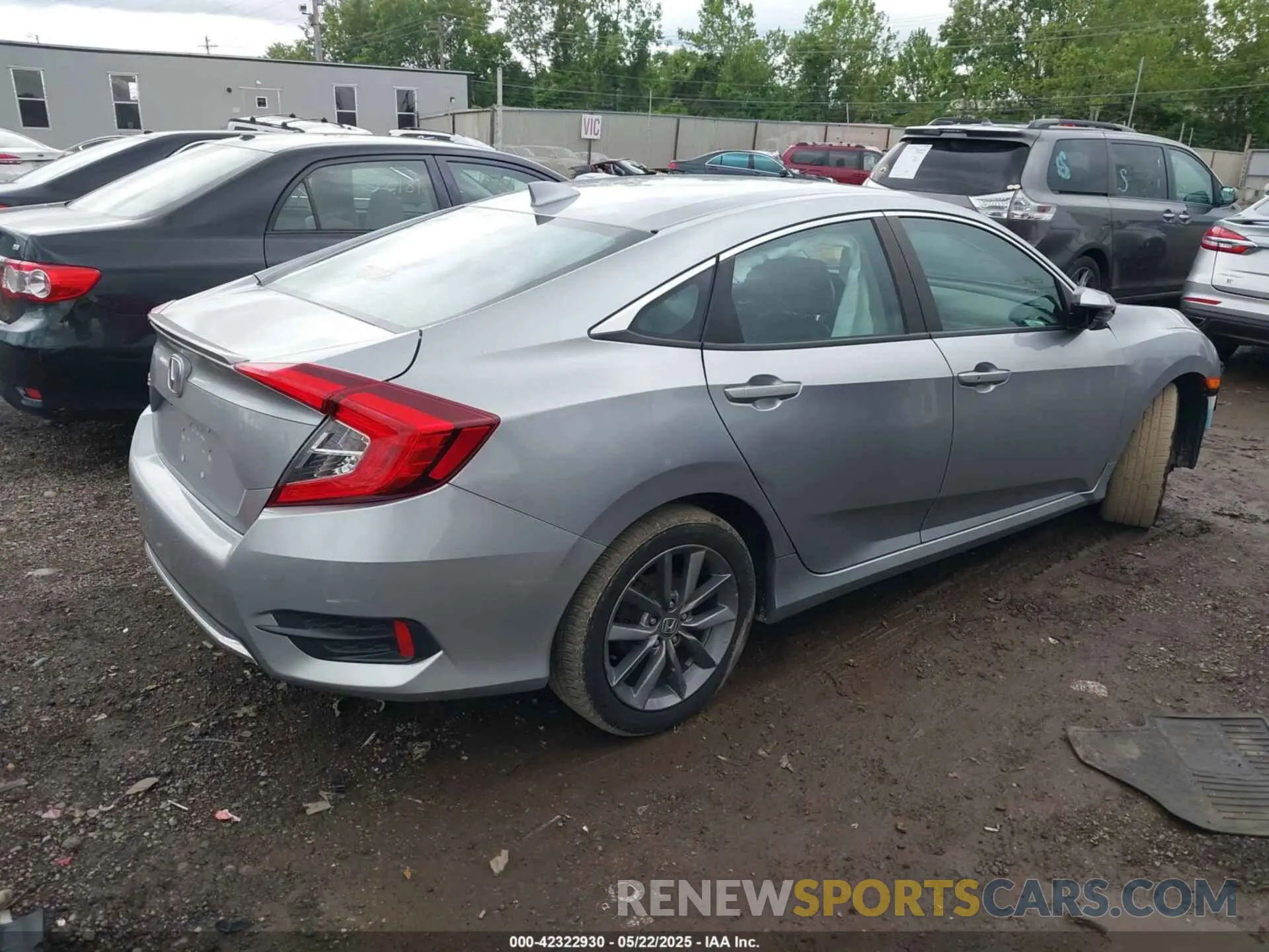 4 Photograph of a damaged car 19XFC1F70KE000277 HONDA CIVIC 2019