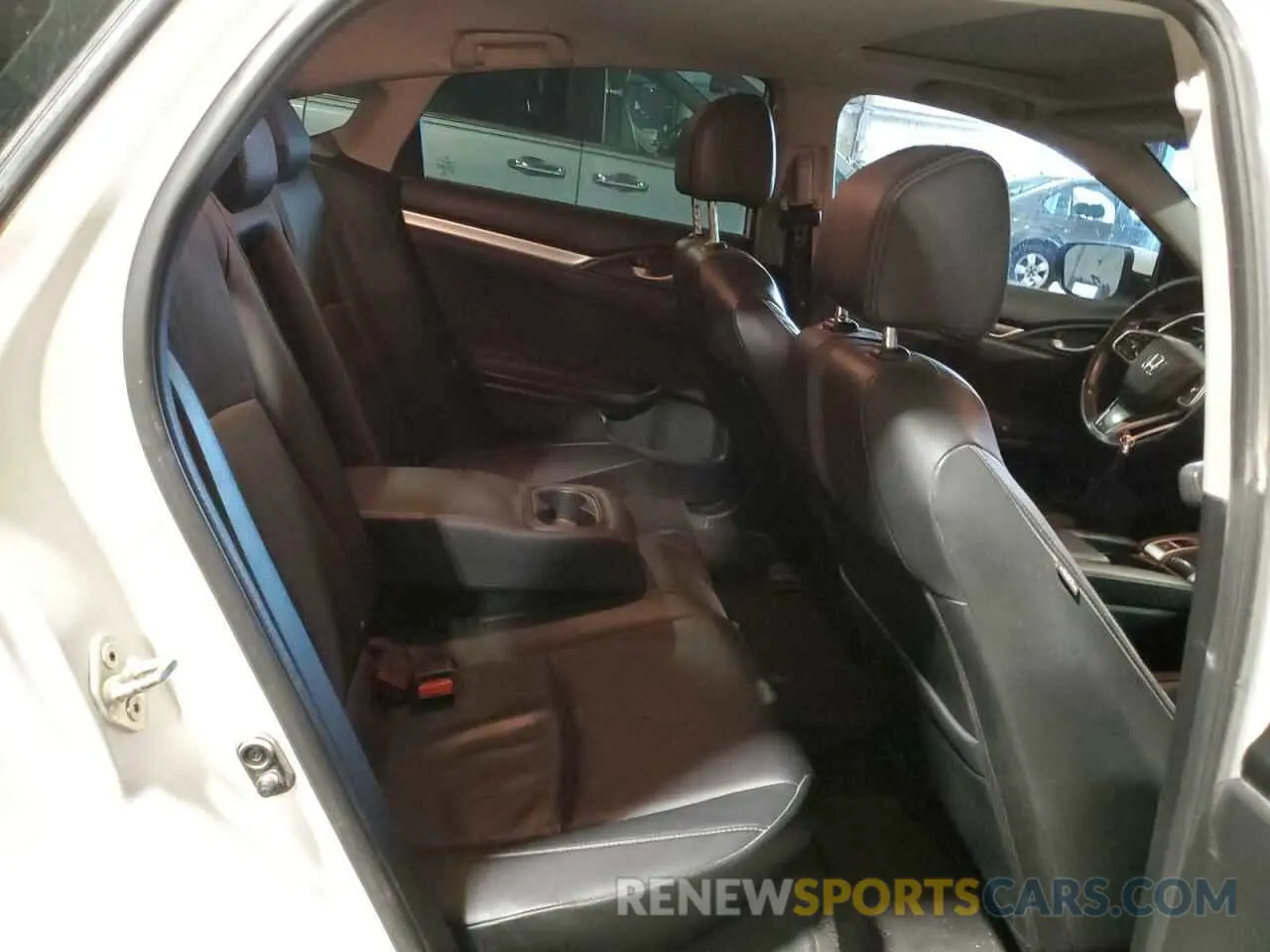 10 Photograph of a damaged car 19XFC1F70KE000893 HONDA CIVIC 2019