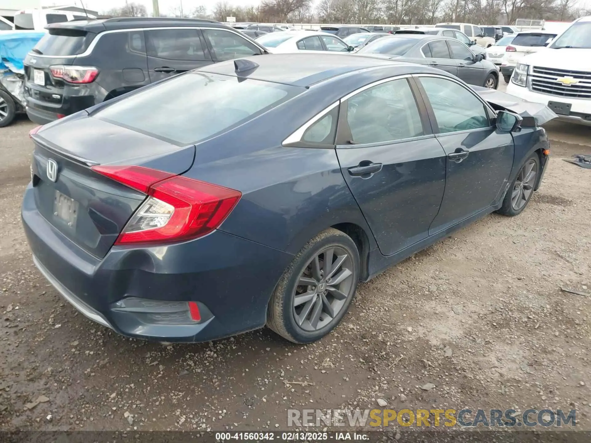 4 Photograph of a damaged car 19XFC1F70KE008427 HONDA CIVIC 2019