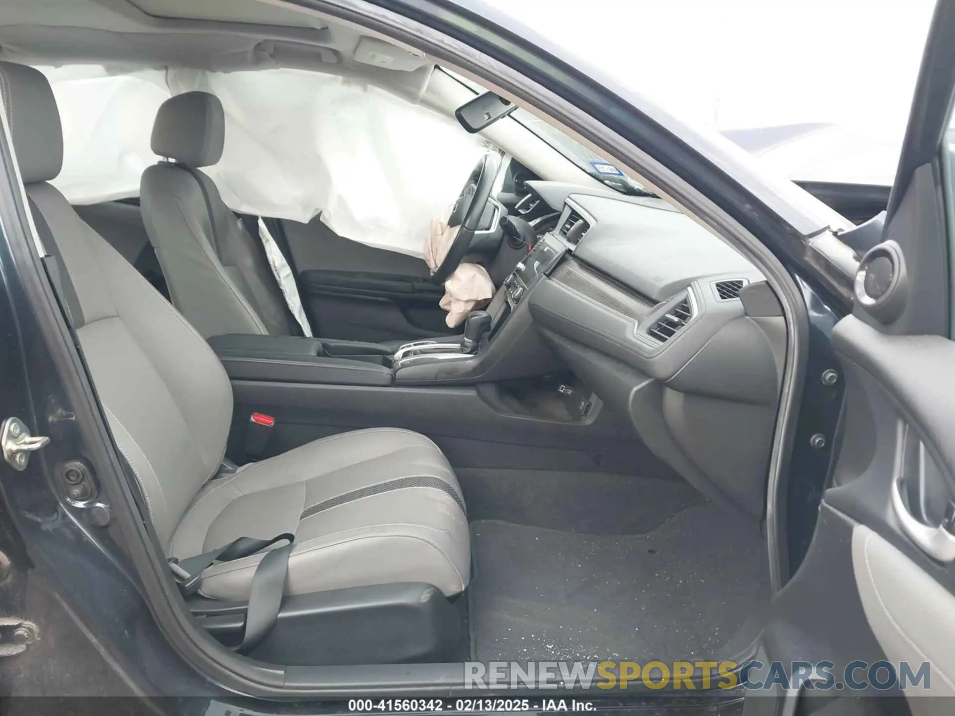 5 Photograph of a damaged car 19XFC1F70KE008427 HONDA CIVIC 2019
