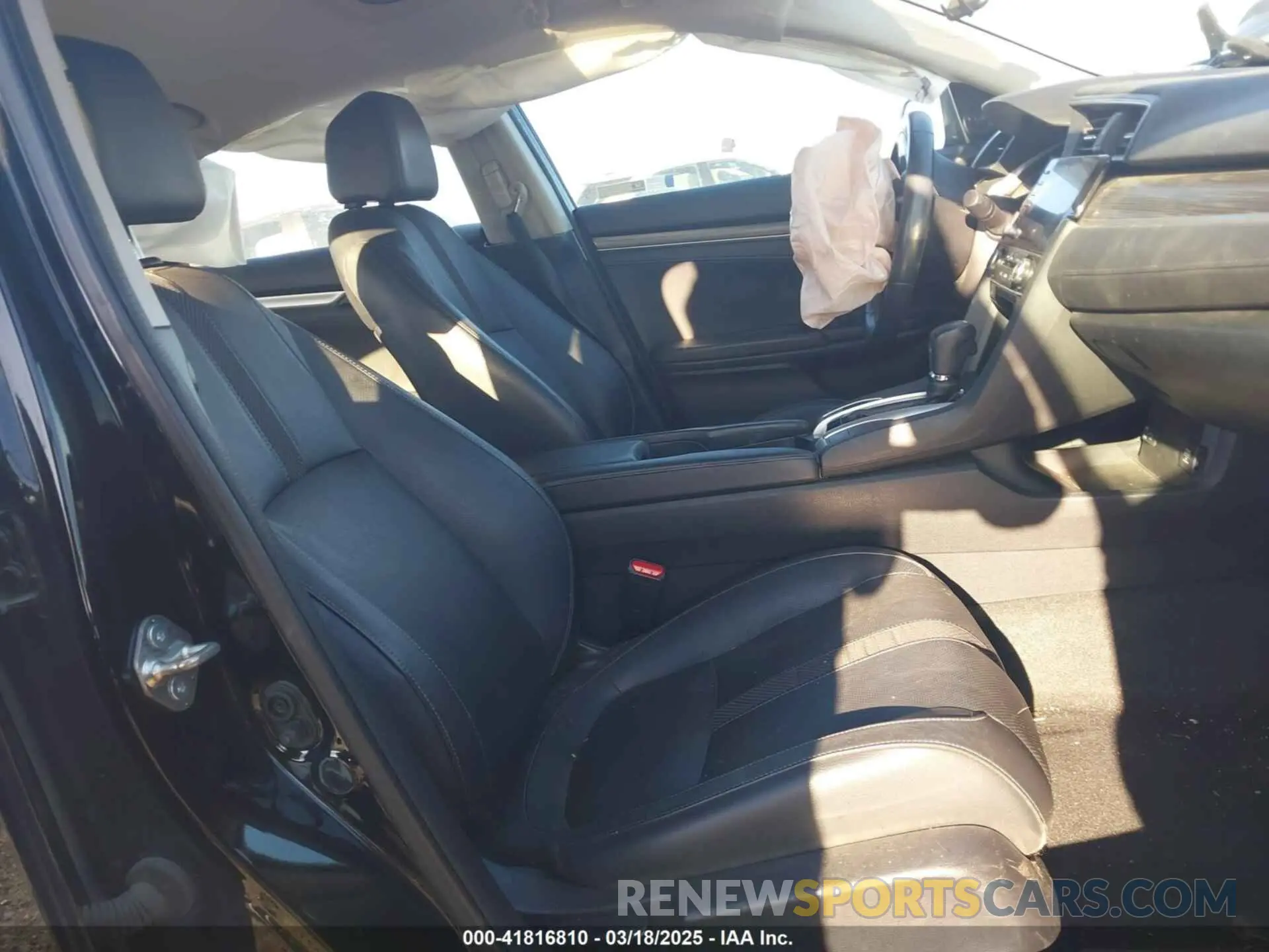 5 Photograph of a damaged car 19XFC1F73KE211652 HONDA CIVIC 2019